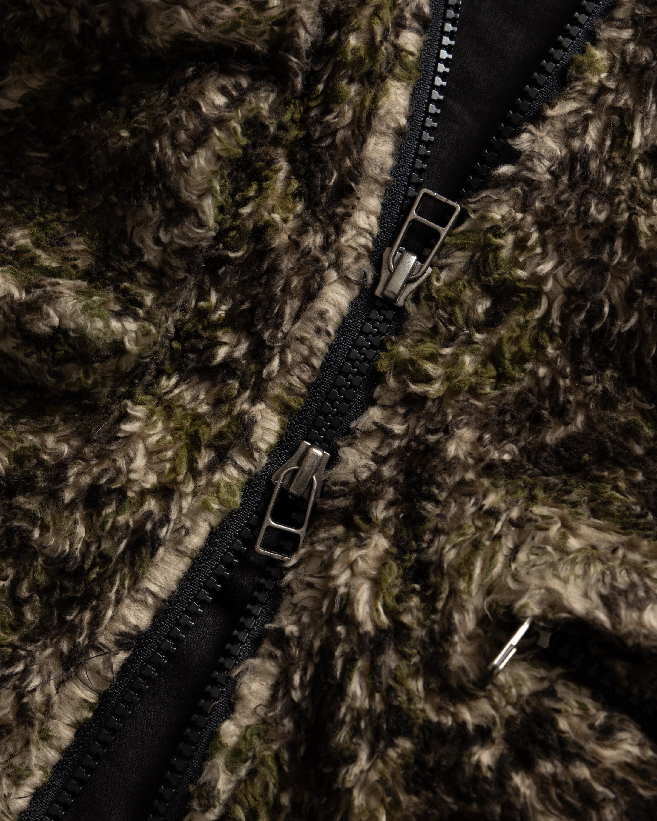 BANKS UTILITY FLEECE VEST- BLACK / ECRU / AGED OLIVE BLOCK PRINTED ORGANIC ORGANIC COTTON SHERPA