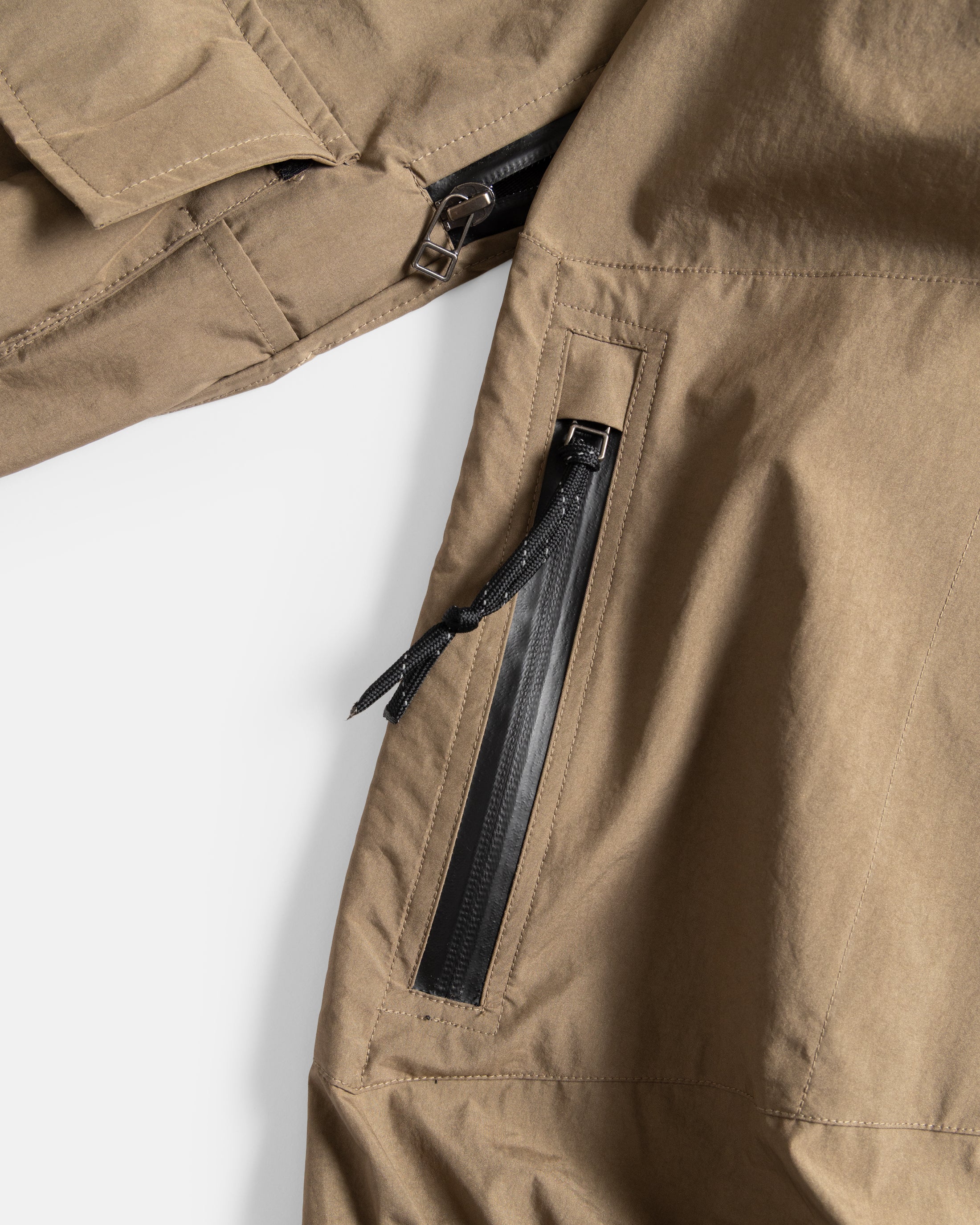 CASCADE OUTDOOR PROTECTION SYSTEM HOODED SHELL - DRIED SOIL WATER-REPELLENT 3L BONDED MEMBRANE