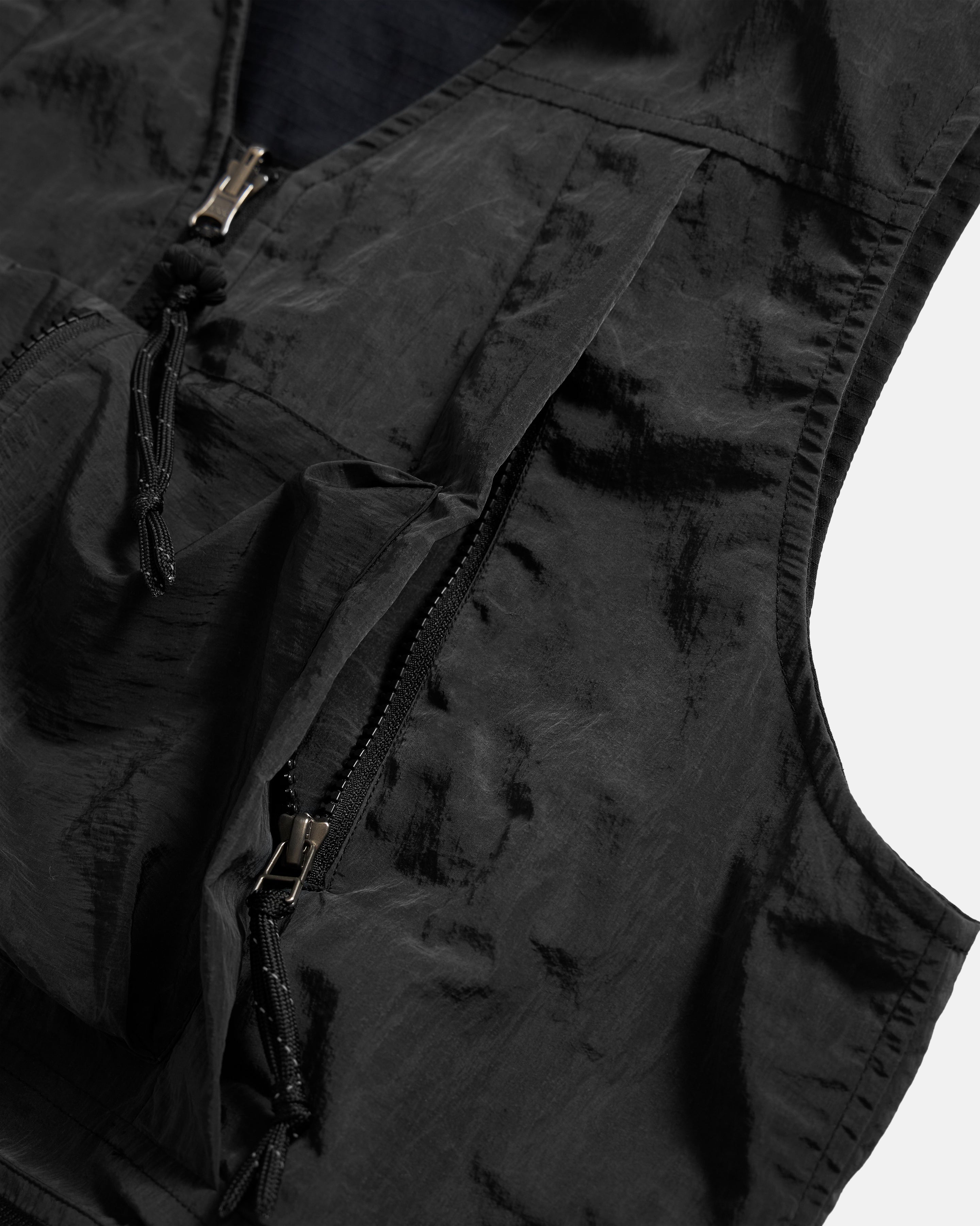 KEARSE REVERSIBLE UTILITY VEST - BLACK WAXED NYLON / MIDNIGHT COTTON/NYLON RIPSTOP