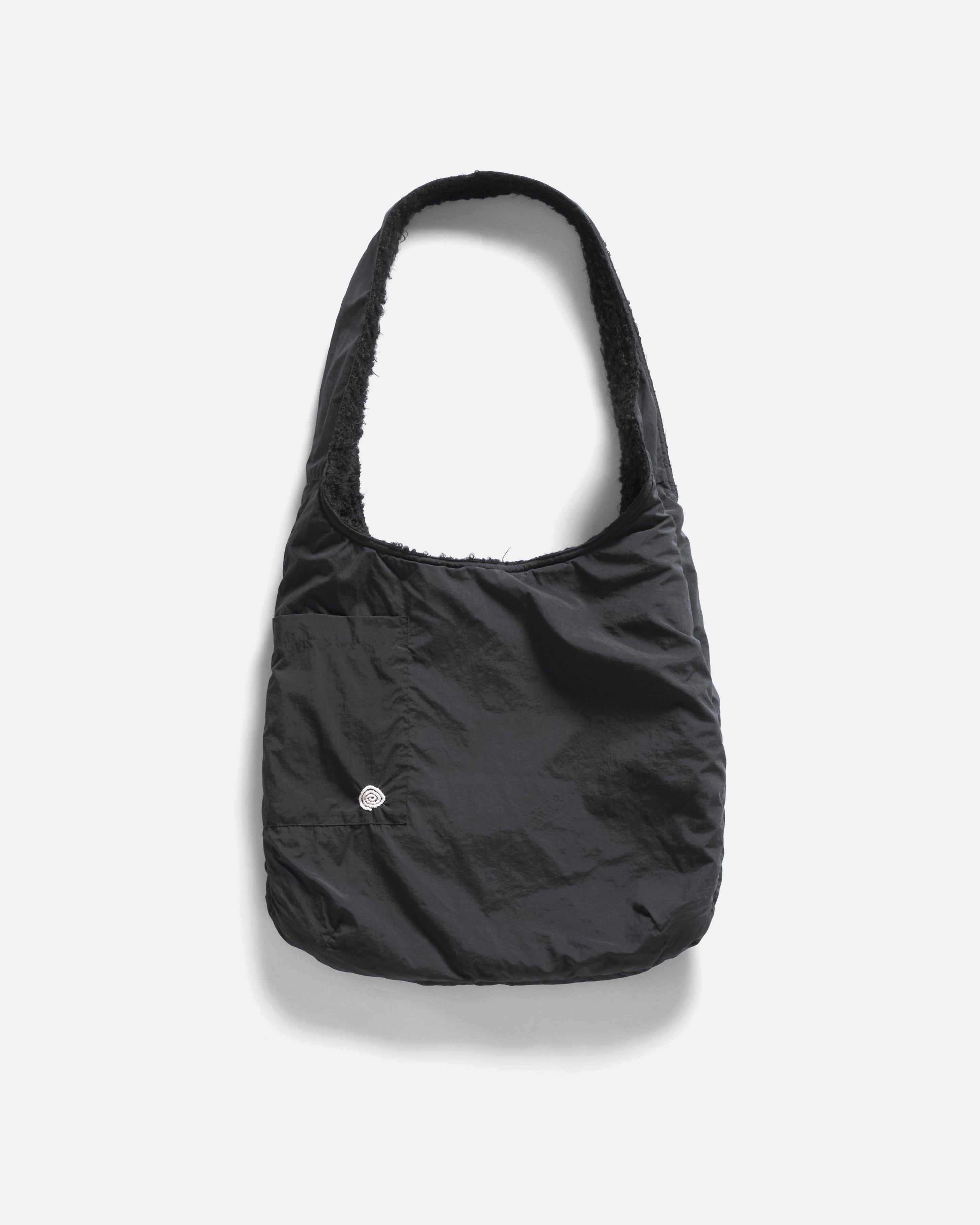 REVERSIBLE SLING BAG - BLACK "FOHAIR" WOOLEN BOUCLÉ / WATER-REPELLENT BRUSHED NYLON