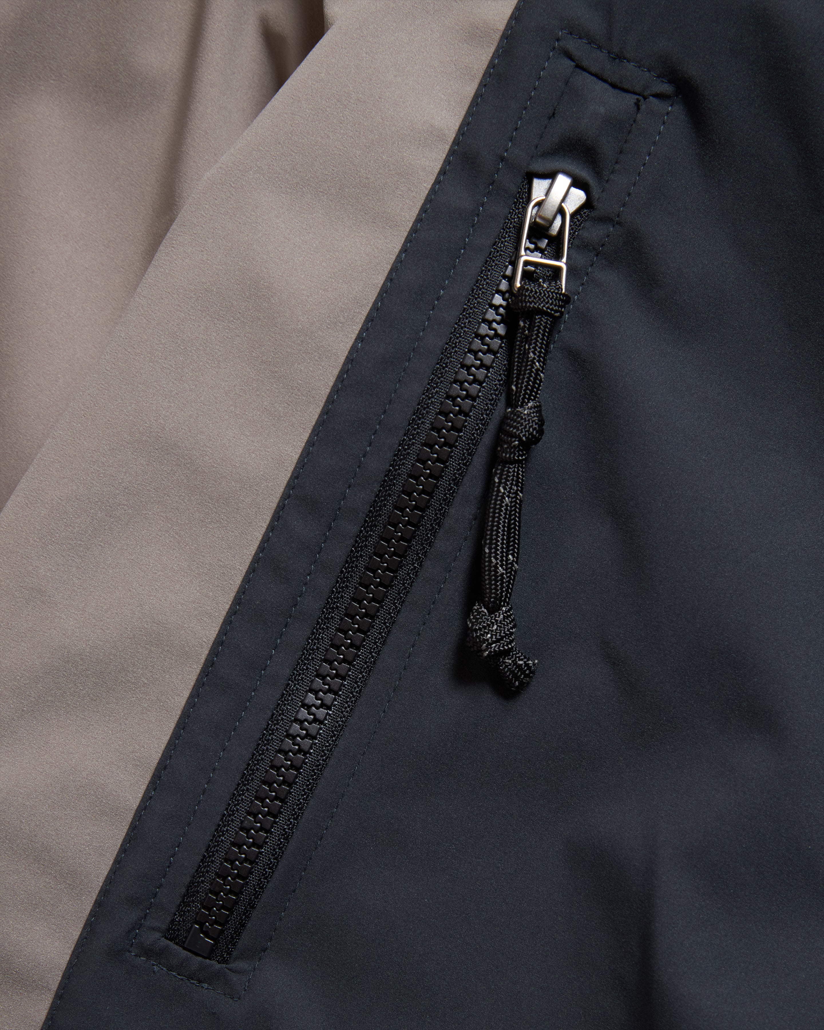 RAINSHADOW OUTDOOR PROTECTION SYSTEM HOODED SHELL - WASHED BLACK