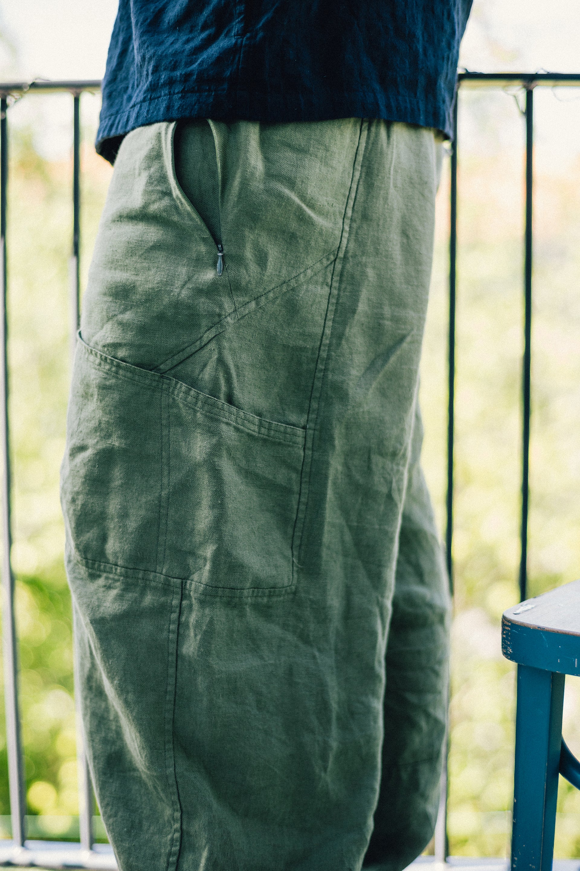CIVILITA ASYMETRICAL CARGO PANT - OLIVE LINEN TWILL