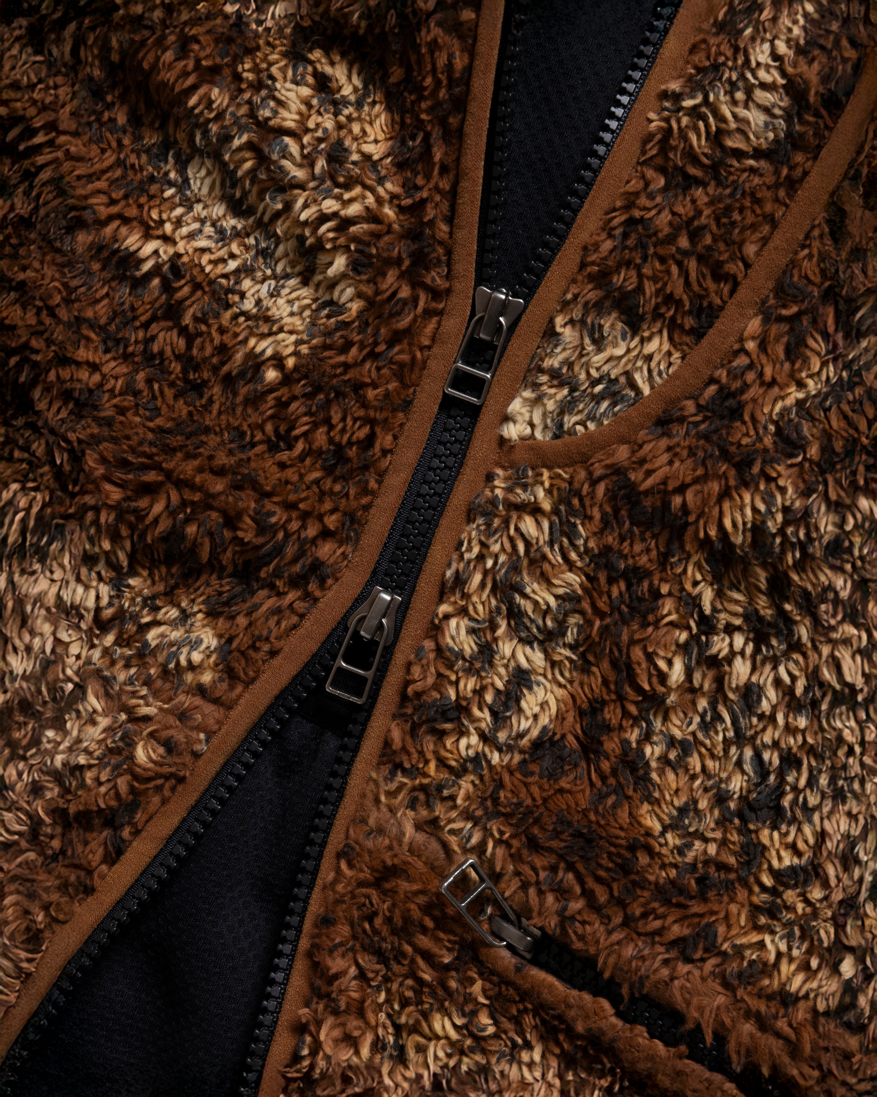 V-NECK LINER VEST - DABU BLOCK PRINTED LEOPARD ORGANIC