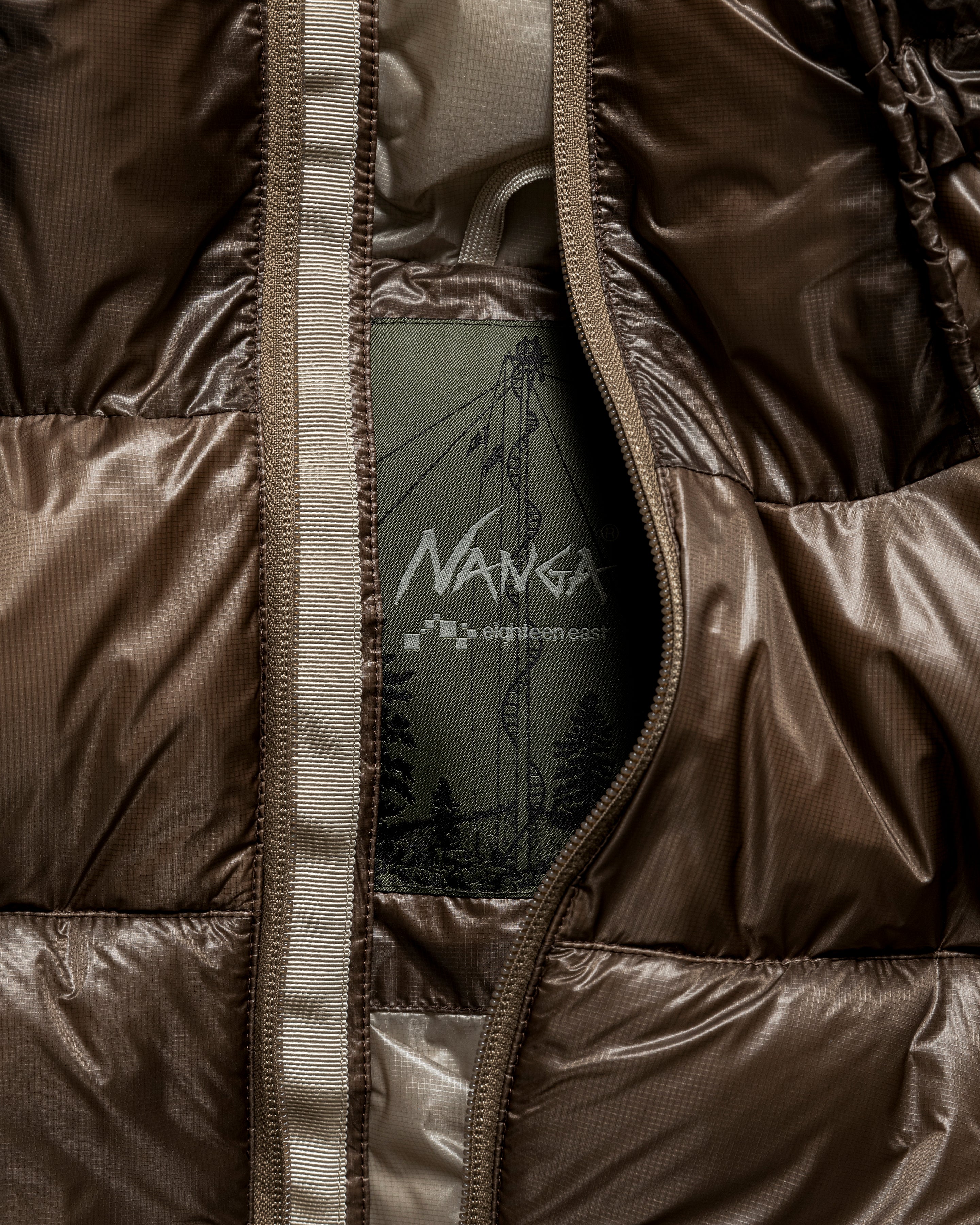 18 EAST / NANGA RANGE HOODED DOWN JACKET - MOCHA / BEIGE 10dn RECYCLED NYLON