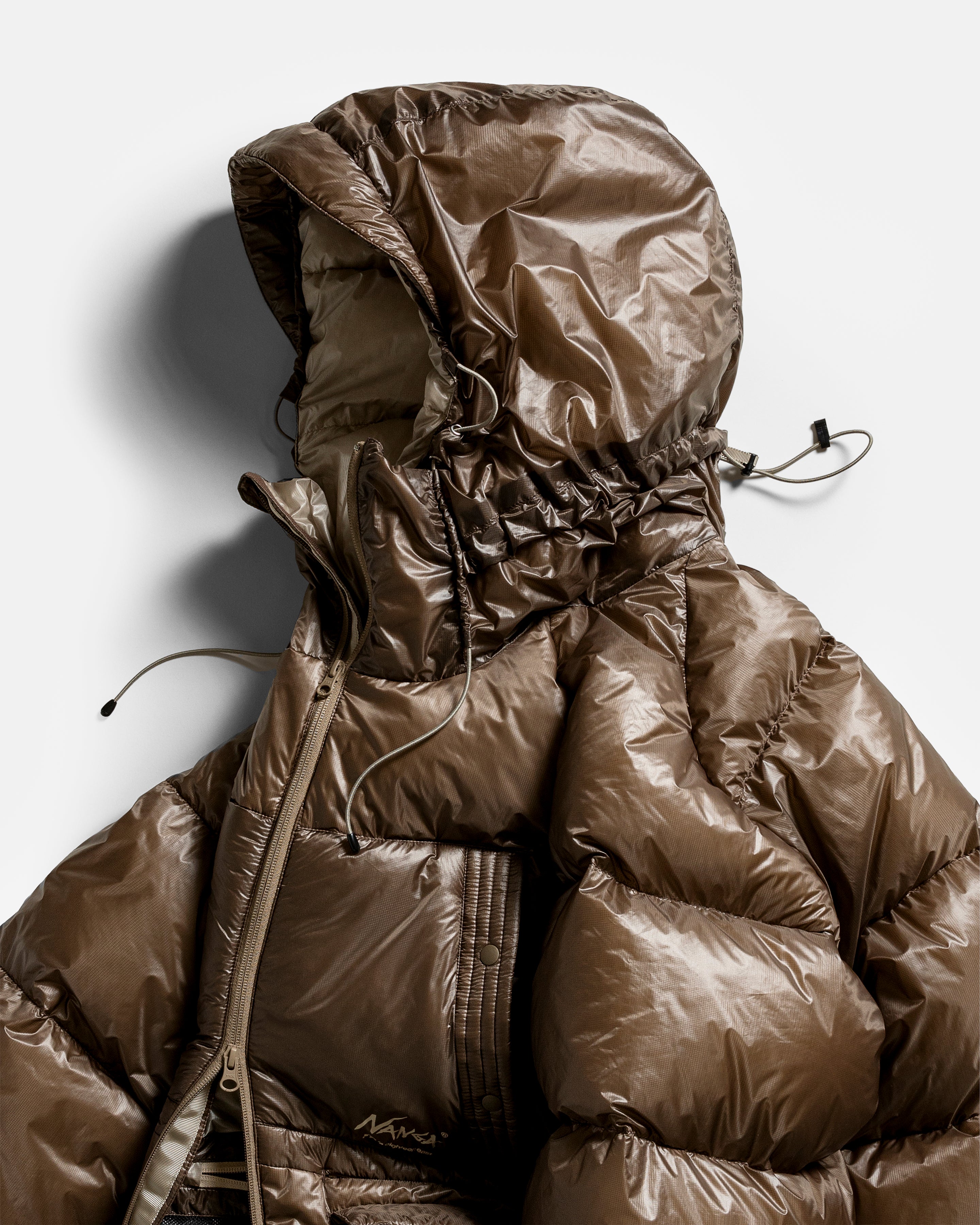 18 EAST / NANGA RANGE HOODED DOWN JACKET - MOCHA / BEIGE 10dn RECYCLED NYLON