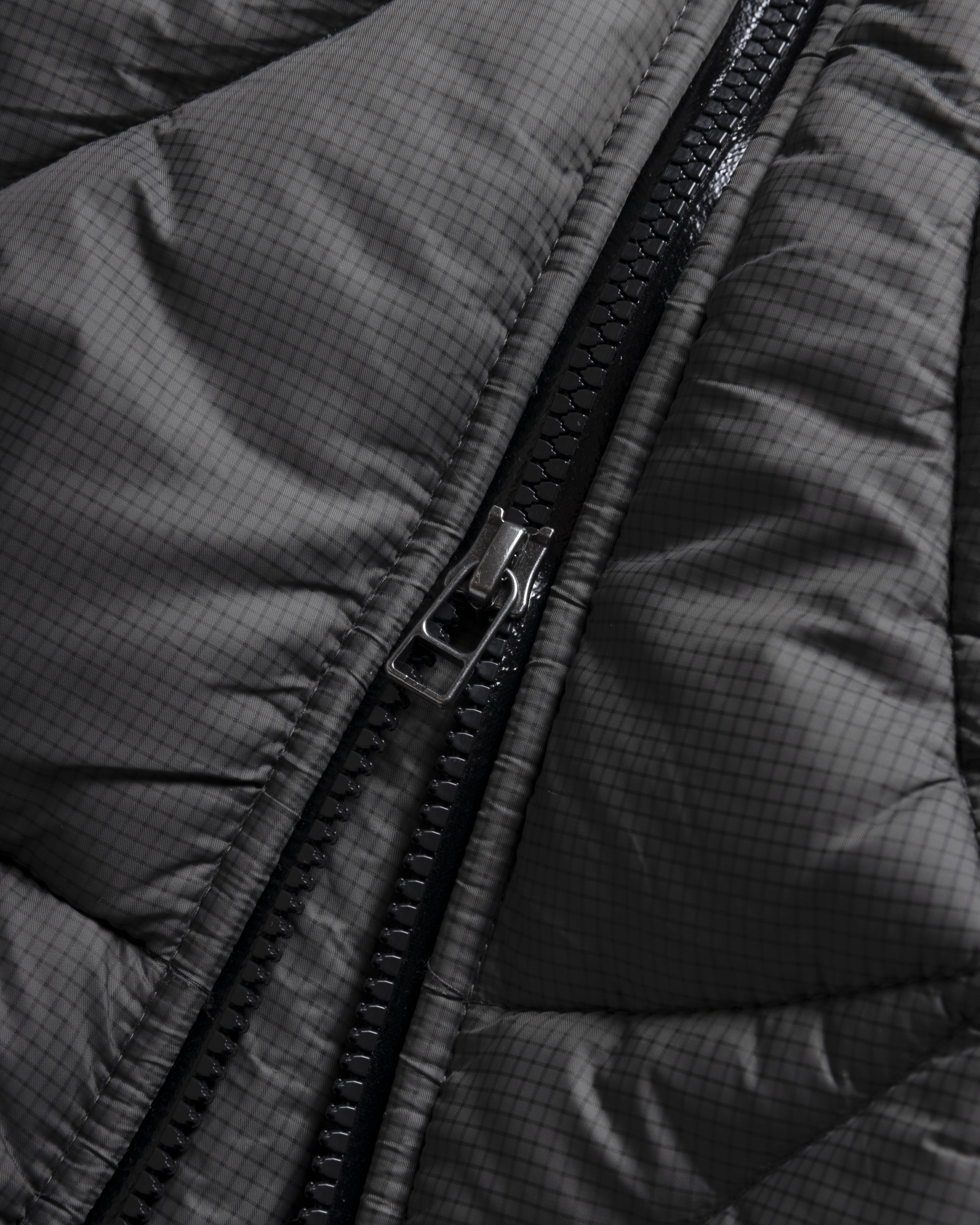 DREW WAVY GEODOME QUILTED JACKET - GUNMETAL FLYWEIGHT NYLON MICRO RIPSTOP WITH BLACK HAND-EMBROIDERED TWILL YOKE