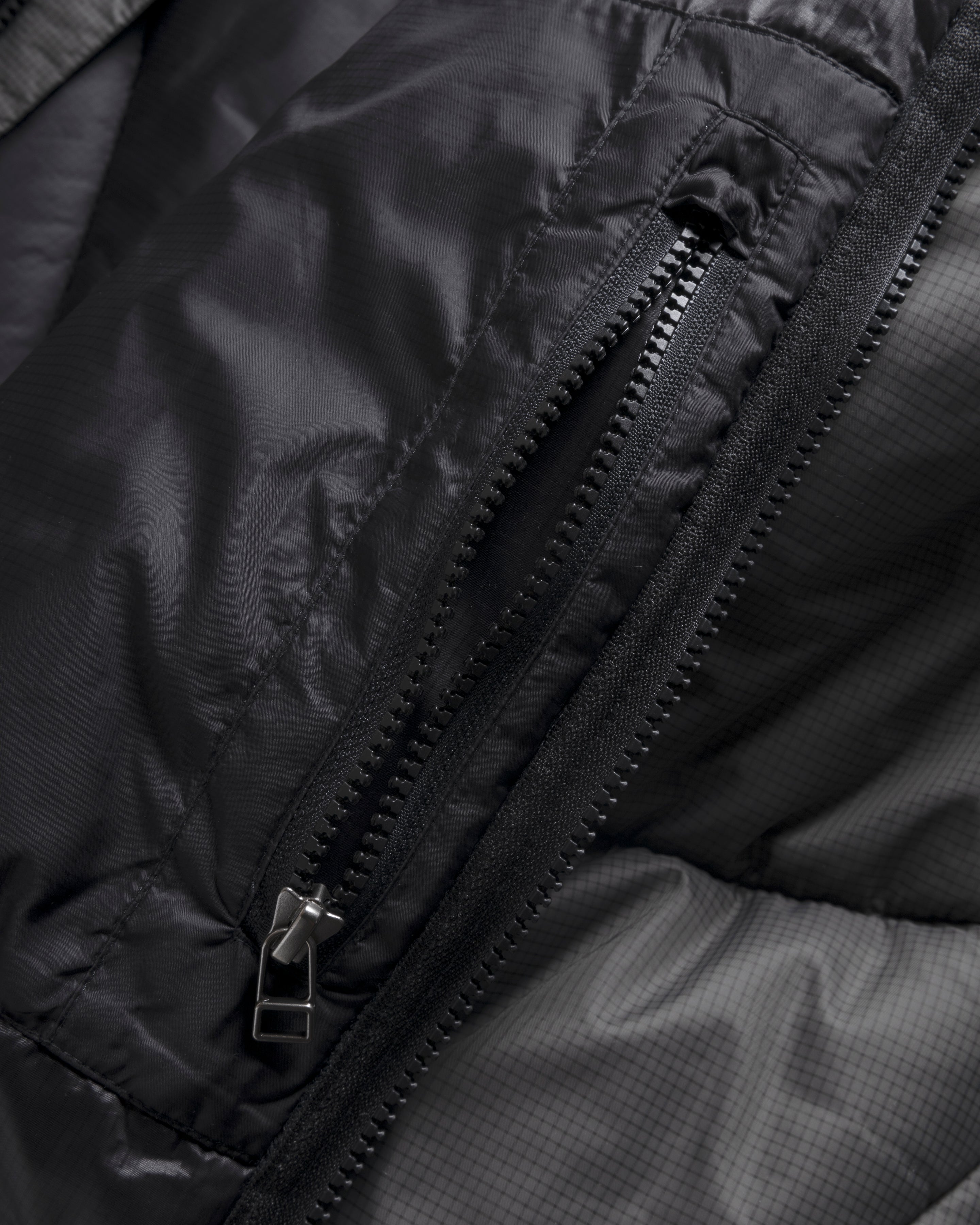 DREW WAVY GEODOME QUILTED JACKET - GUNMETAL FLYWEIGHT NYLON MICRO RIPSTOP WITH BLACK HAND-EMBROIDERED TWILL YOKE