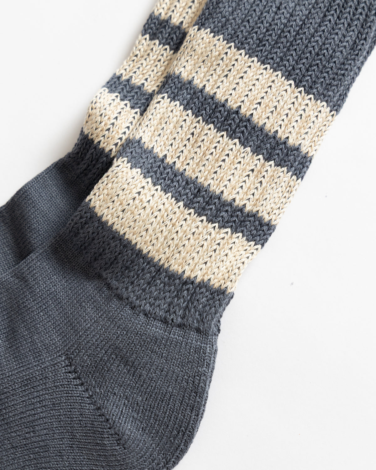 ROTOTO COARSE RIBBED OLDSCHOOL CREW SOCKS - FADED BLUE / IVORY