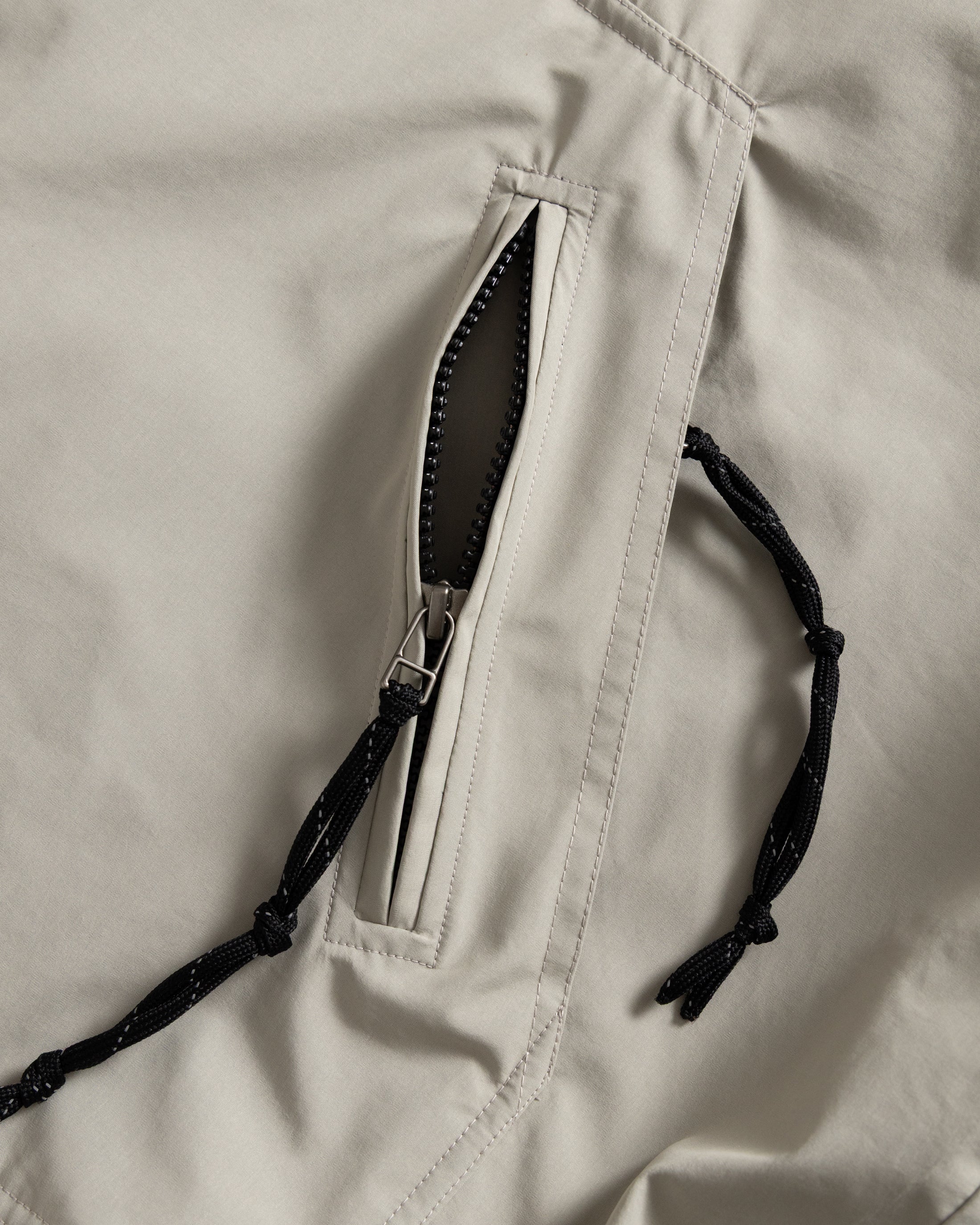 ARCHIVI PULLOVER ANORAK - TRAVERTINE WATER-REPELLENT 3L BONDED MEMBRANE