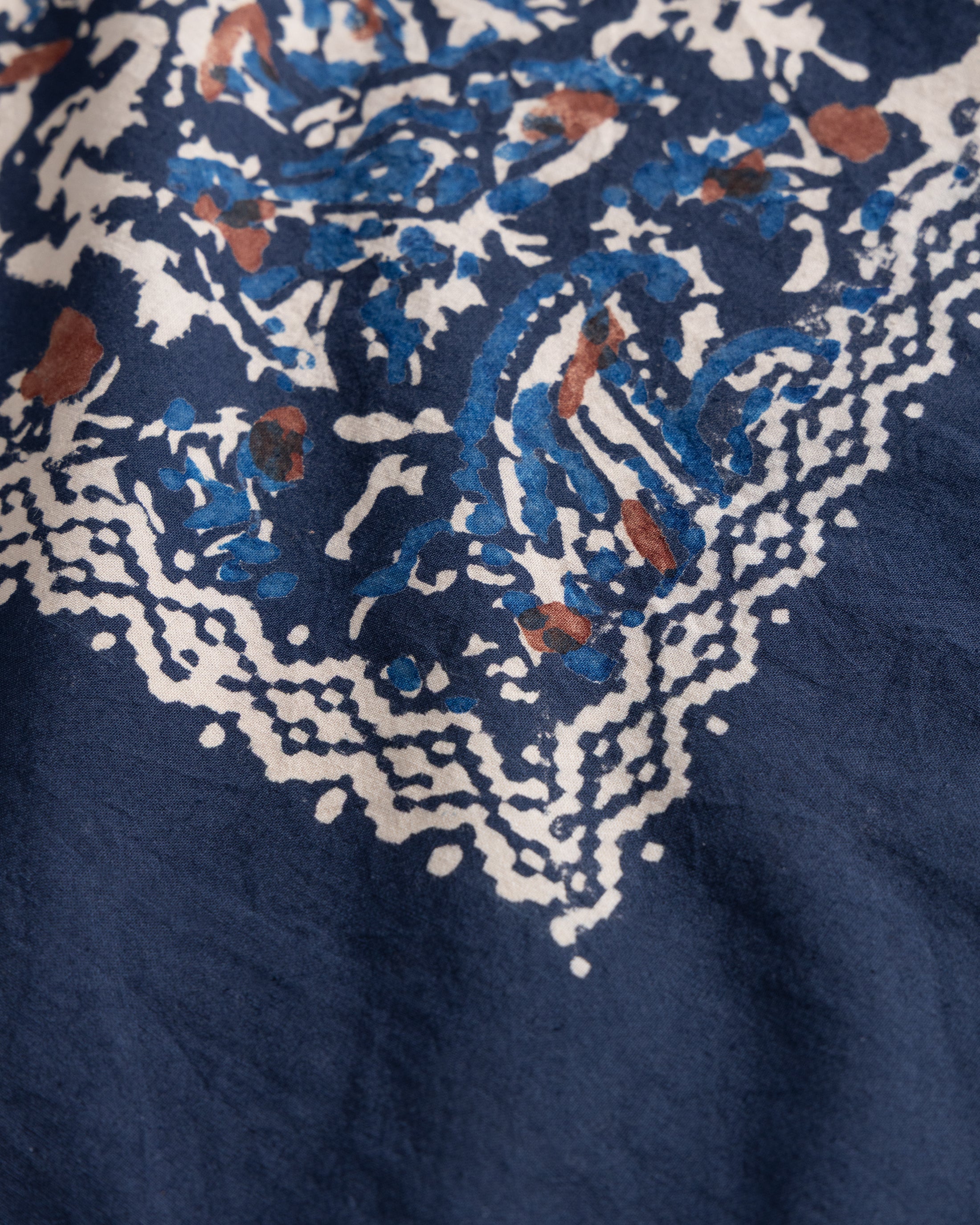 ALTON HAND-BLOCK PRINTED BANDANA - NAVY / ECRU / BROWN COTTON BROADCLOTH