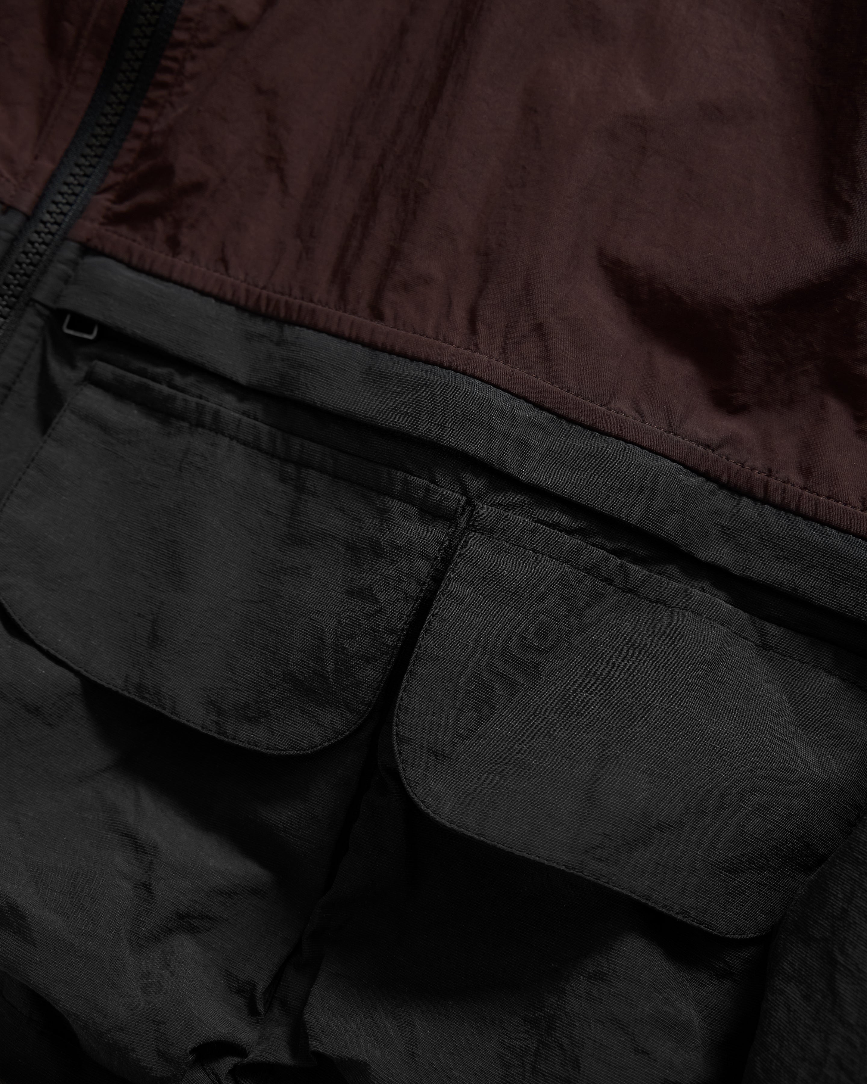 BANKS 2.0 UTILITY JACKET WITH REMOVABLE HOOD - FADED BLACK / SANGRIA WATER-REPELLENT BLENDED LINEN, COTTON AND NYLON.
