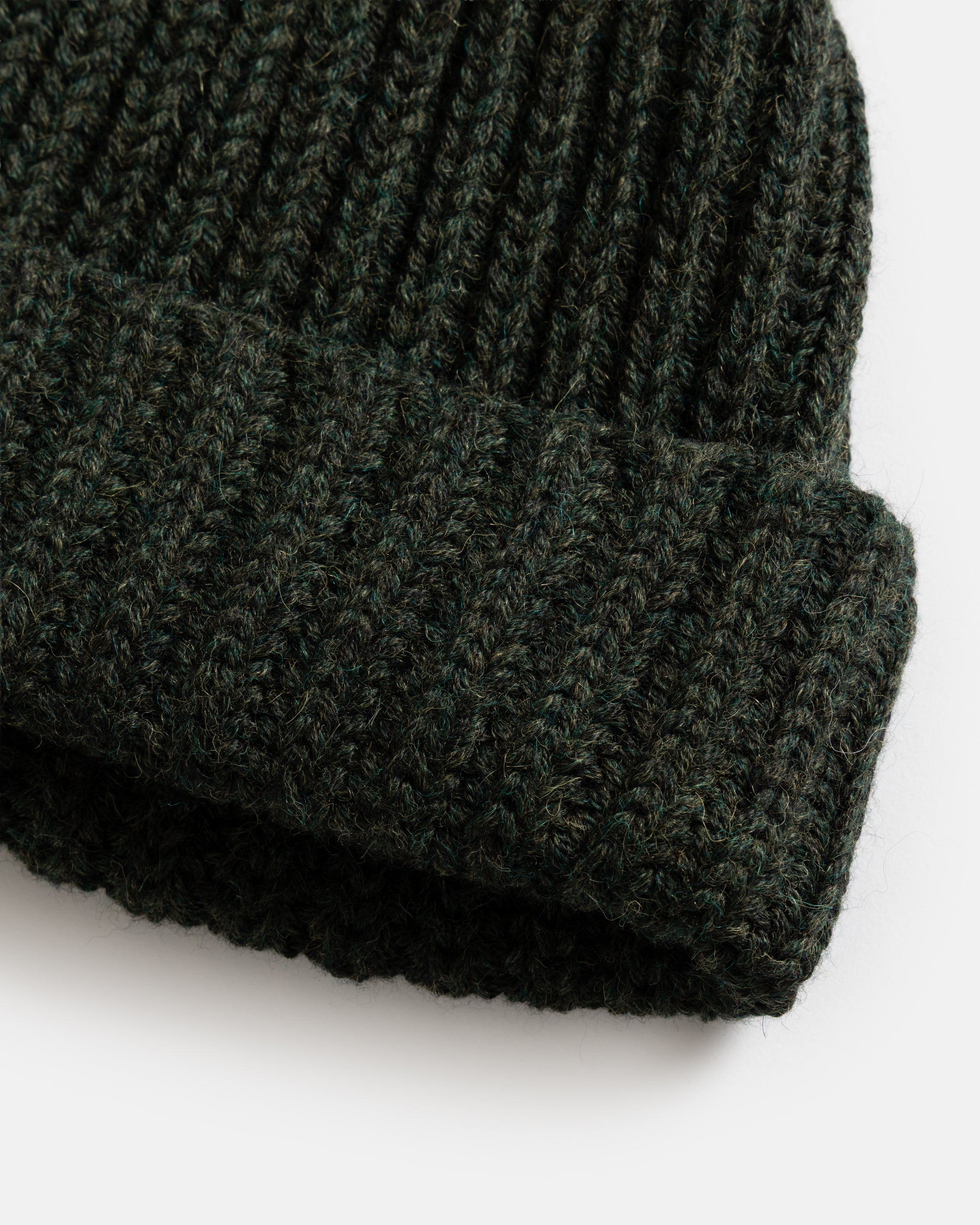 ENGLISH RIB CUFFED BEANIE - ARMY GREEN MELANGE HANDLOOM BABY ALPACA