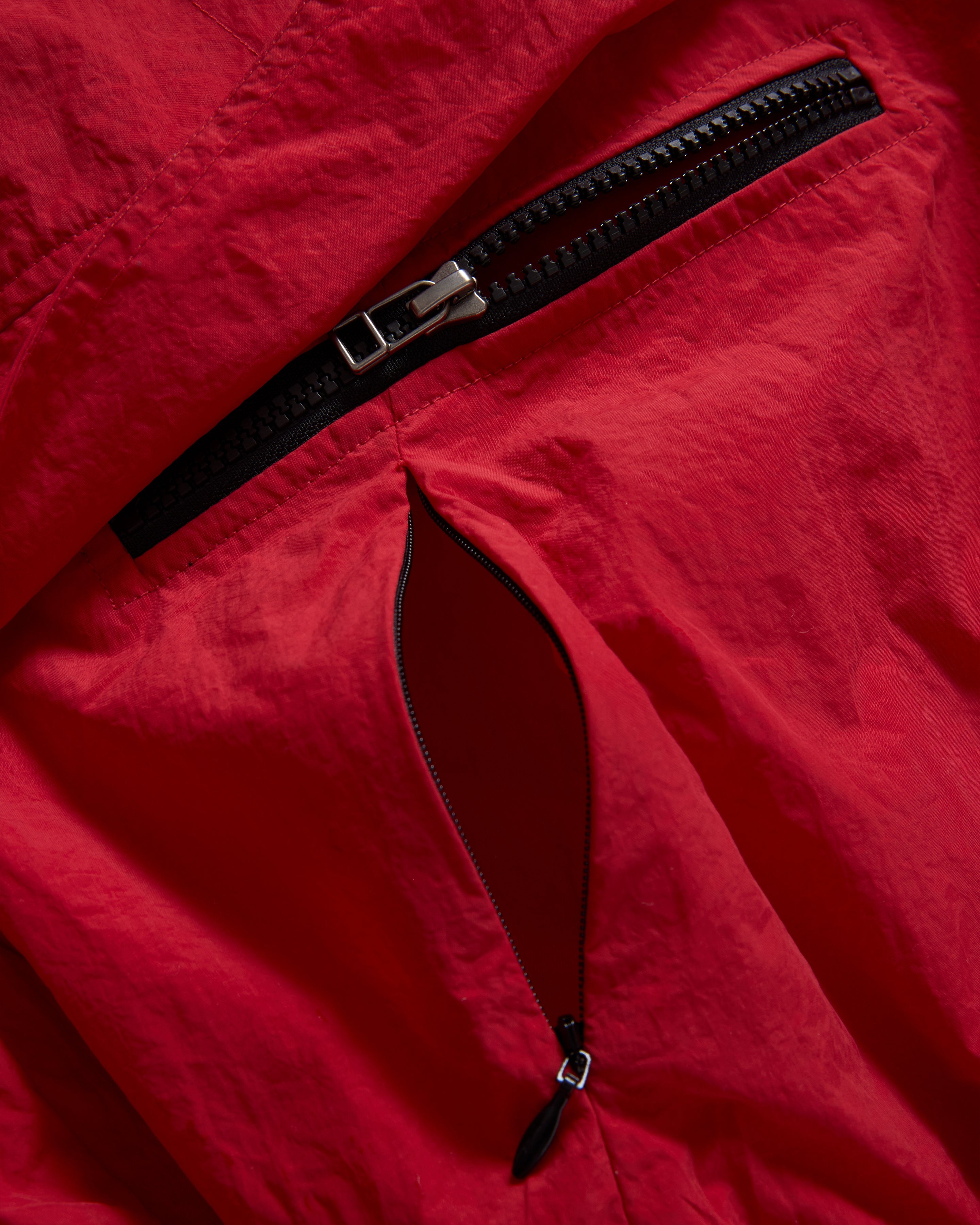 LAINES HOODED SHELL - DAN & WHIT'S RED / WASHED BLACK WATER-REPELLENT NYLON
