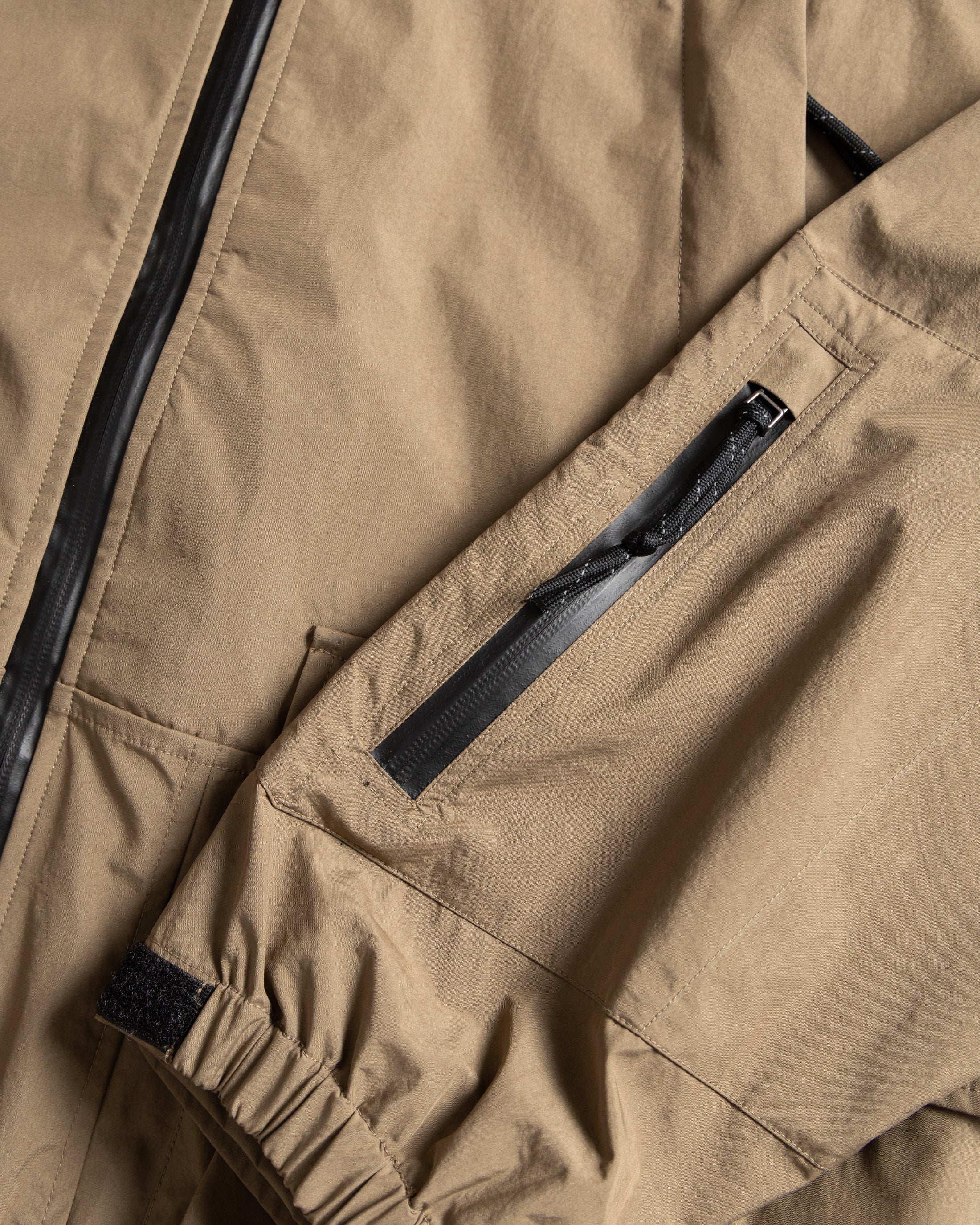 CASCADE OUTDOOR PROTECTION SYSTEM HOODED SHELL - DRIED SOIL WATER-REPELLENT 3L BONDED MEMBRANE