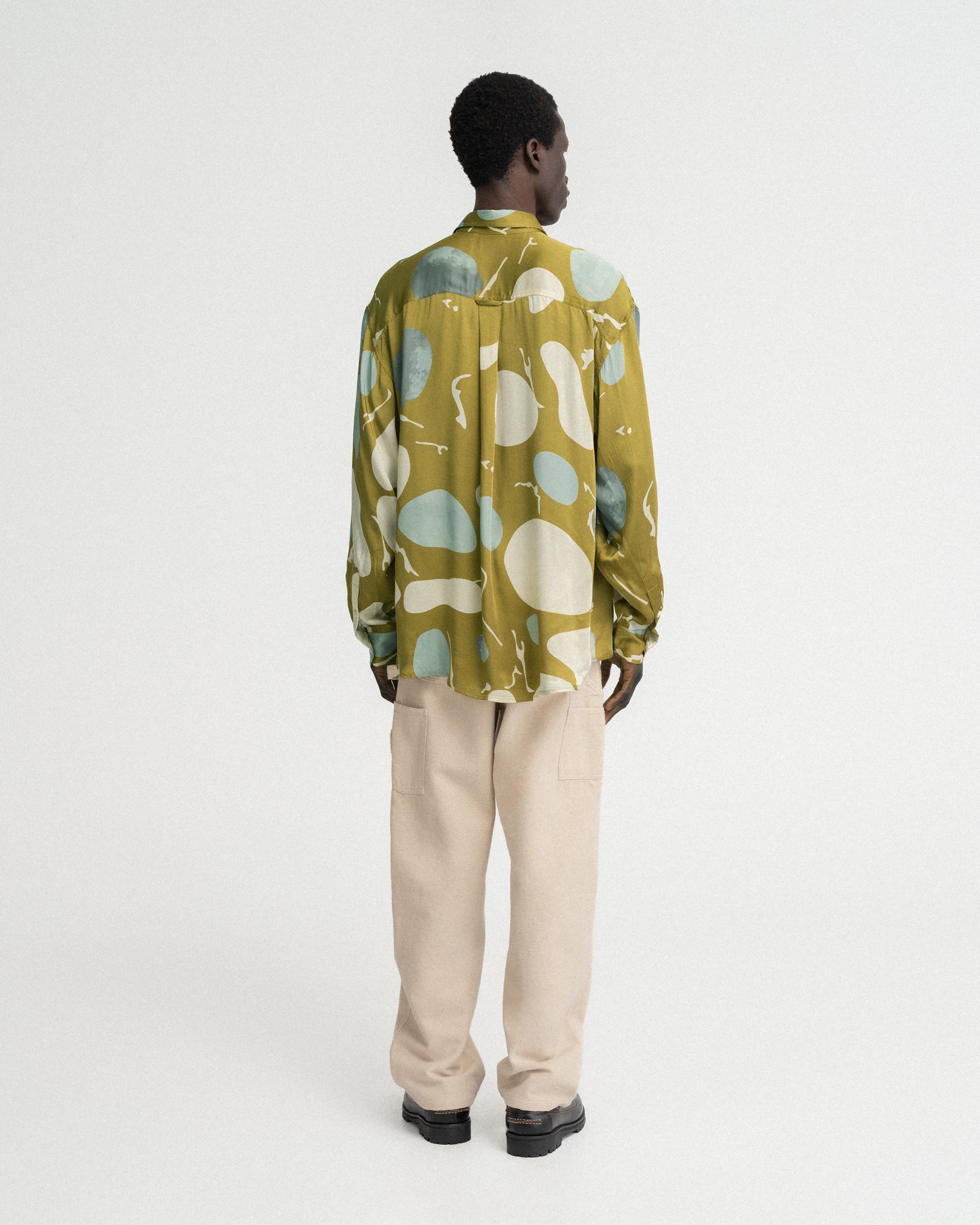 ELLIS VINTAGE LONG POINT COLLAR SHIRT - OLIVE MOSS RIVERBED ROCKS PRINTED VEGAN SILK