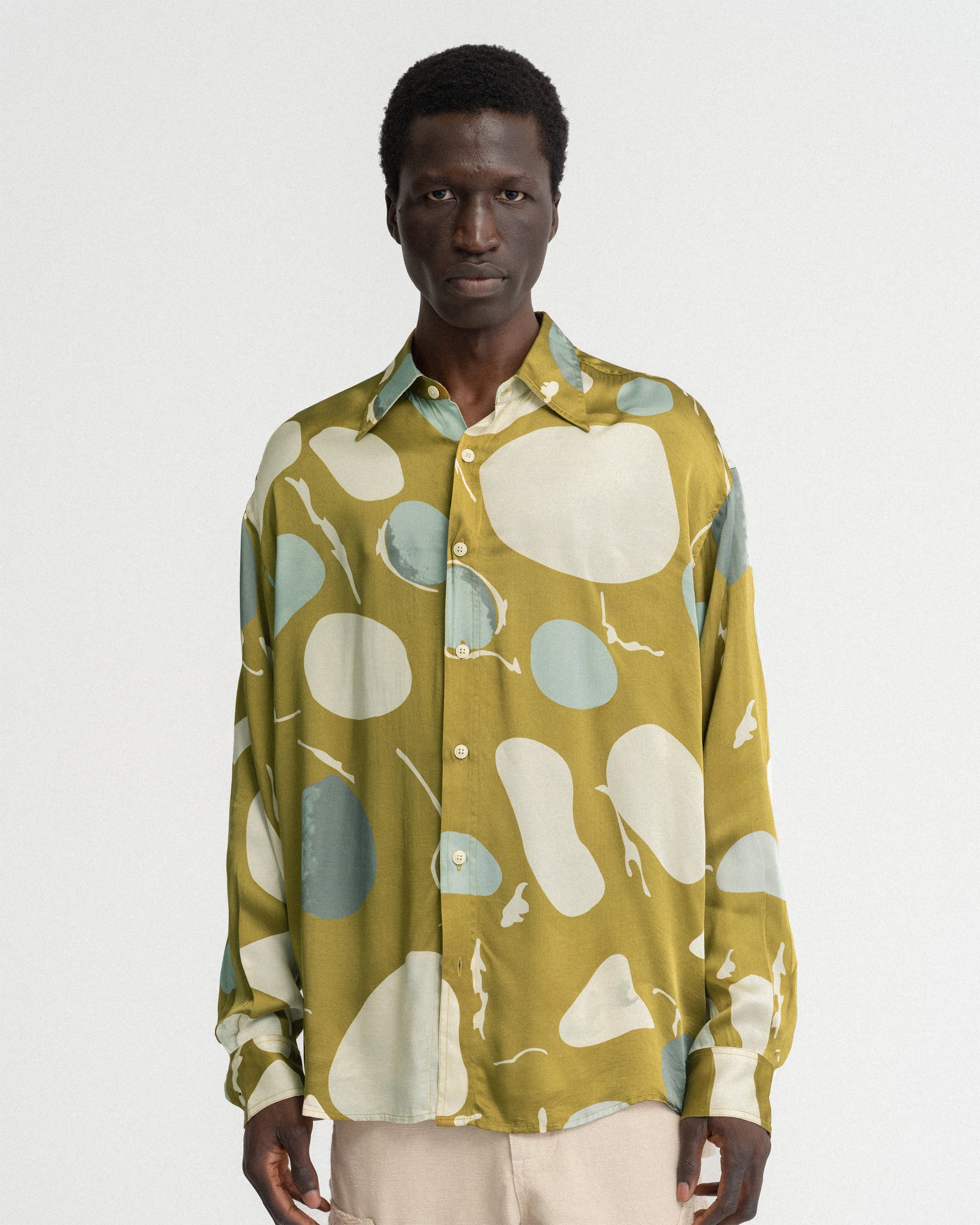 ELLIS VINTAGE LONG POINT COLLAR SHIRT - OLIVE MOSS RIVERBED ROCKS PRINTED VEGAN SILK