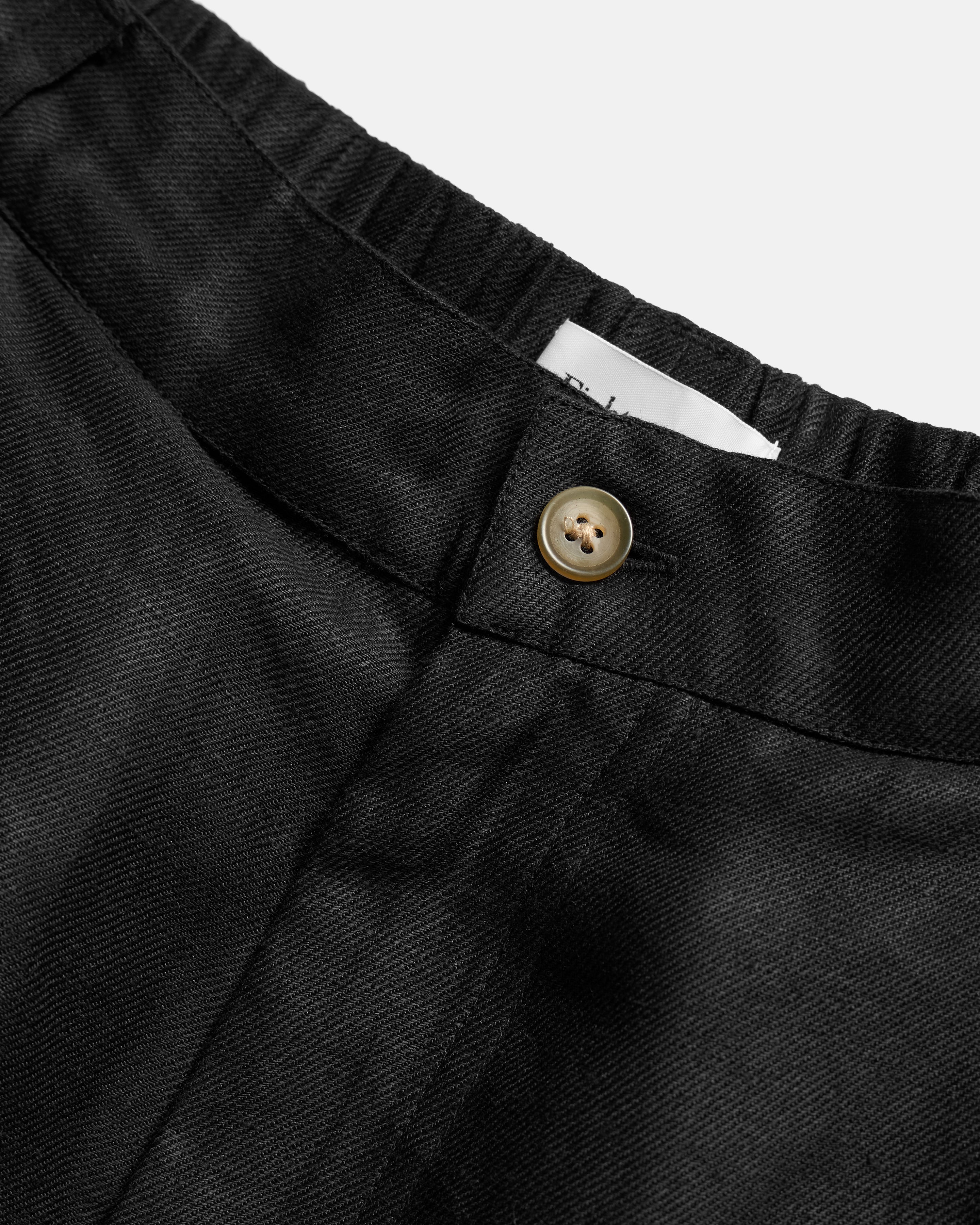 EMERY PLEATED BIG SHORTS - BLACK LINEN TWILL