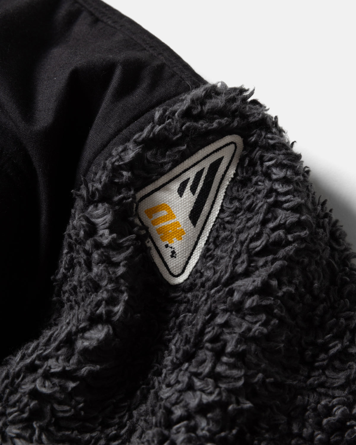 A# RECESS FULL-ZIP FLEECE - ALPHA SLATE / CINDER DEEP PILE ORGANIC COTTON FLEECE WITH HAND BLOCK PRINTED COTTON MICRO RIPSTOP PANELLING