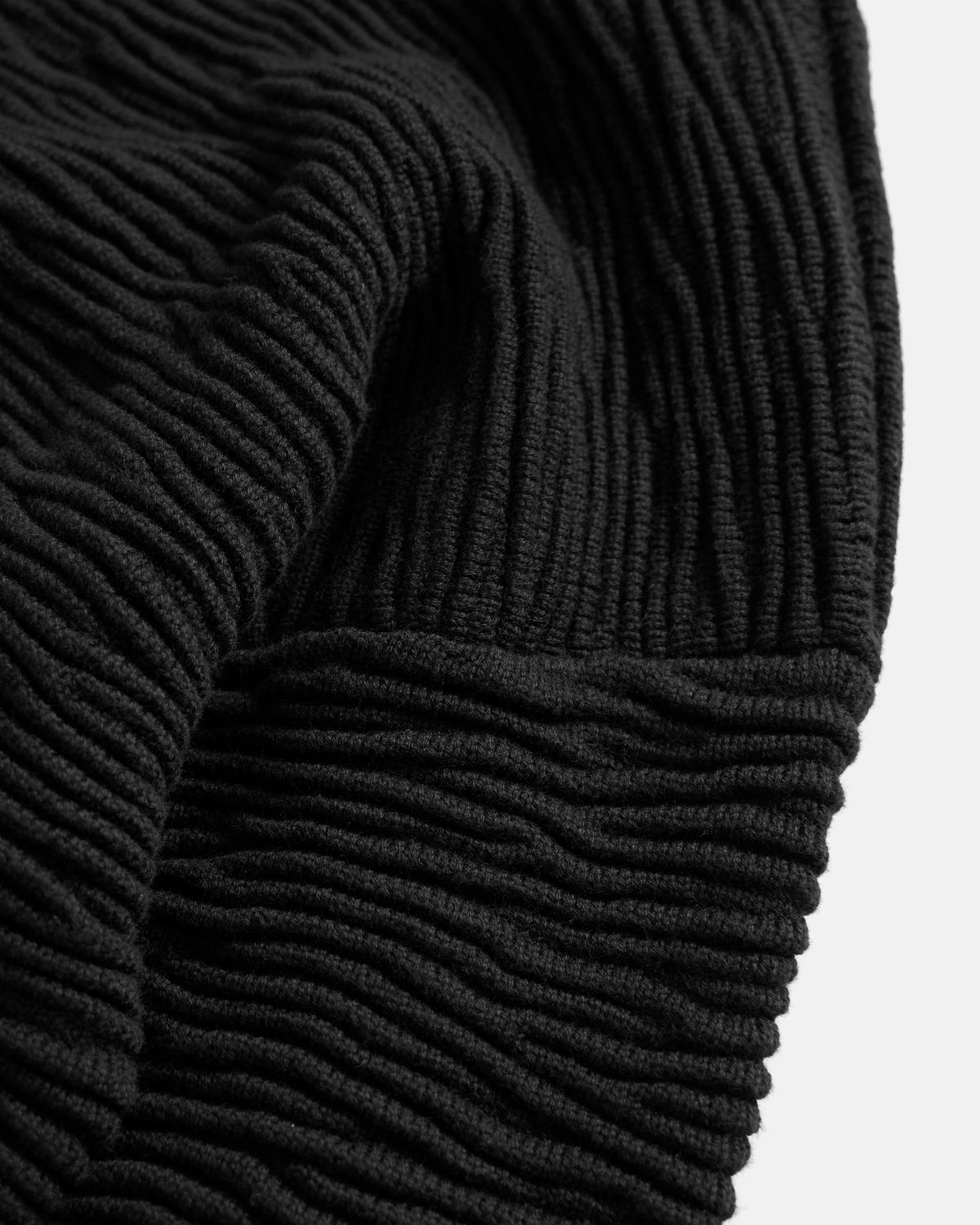 FRICTION RIDGE ZIP CREWNECK CARDIGAN - BLACK PERUVIAN TANGUIS COTTON