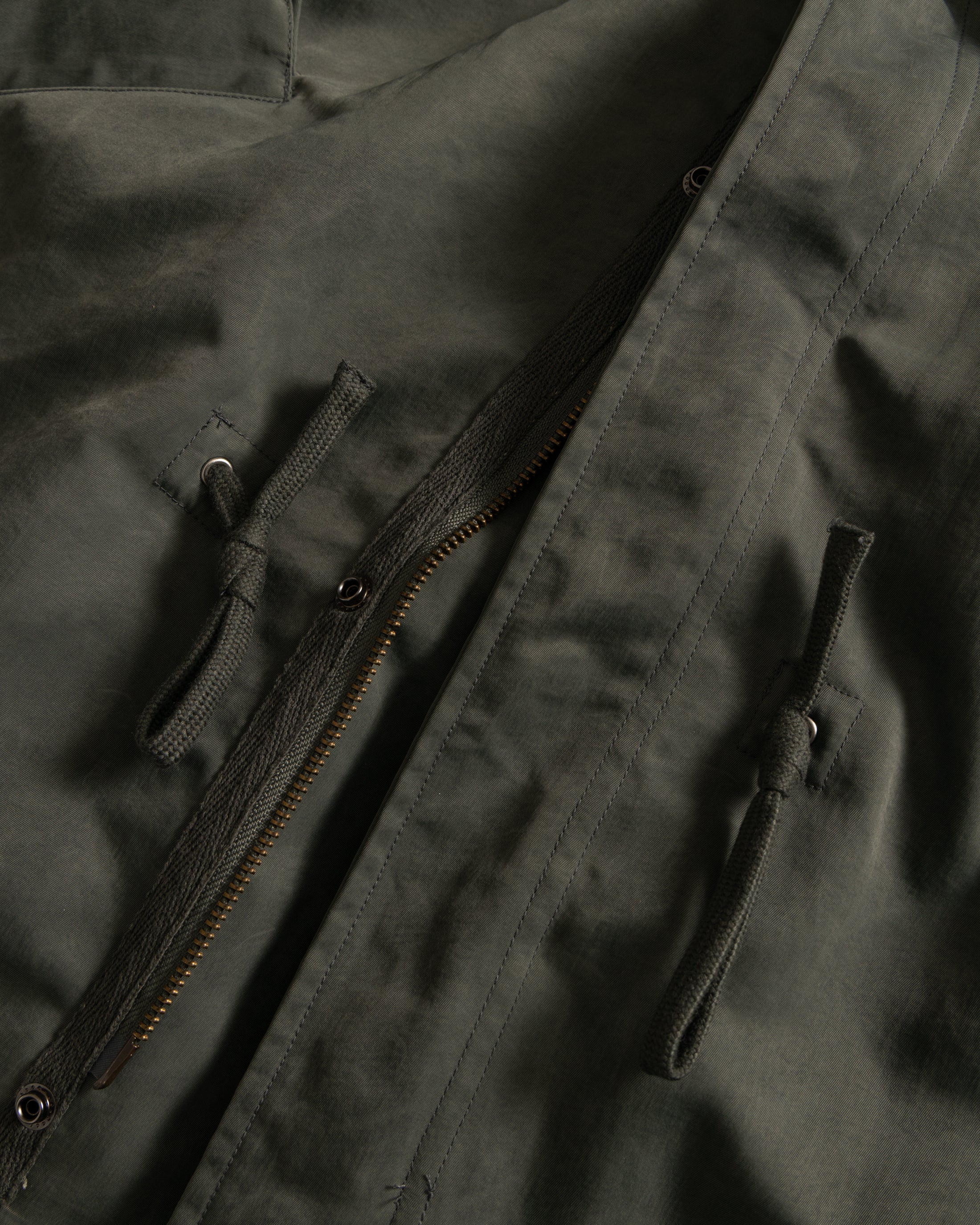 PAOLO FISHTAIL PARKA WITH REMOVABLE QUILTED LINER JACKET - FOLIAGE WAXED NYLON / TRAVERTINE "COBBLESTONE' NYLON RIPSTOP