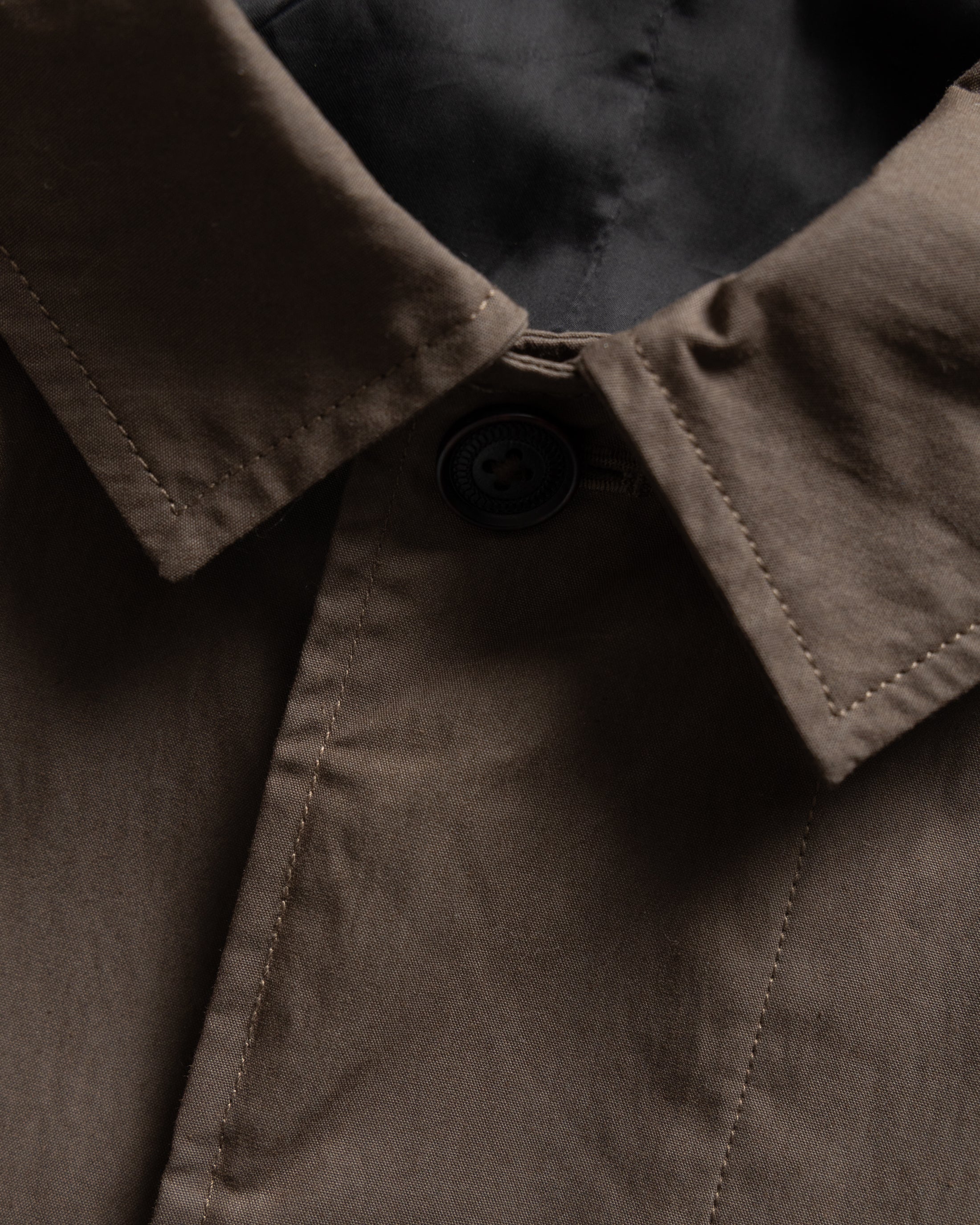 FULL RAGLAN BAL COAT - MIRKWOOD BROWN WATER-REPELLENT BEESWAX COATED COTTON / NYLON