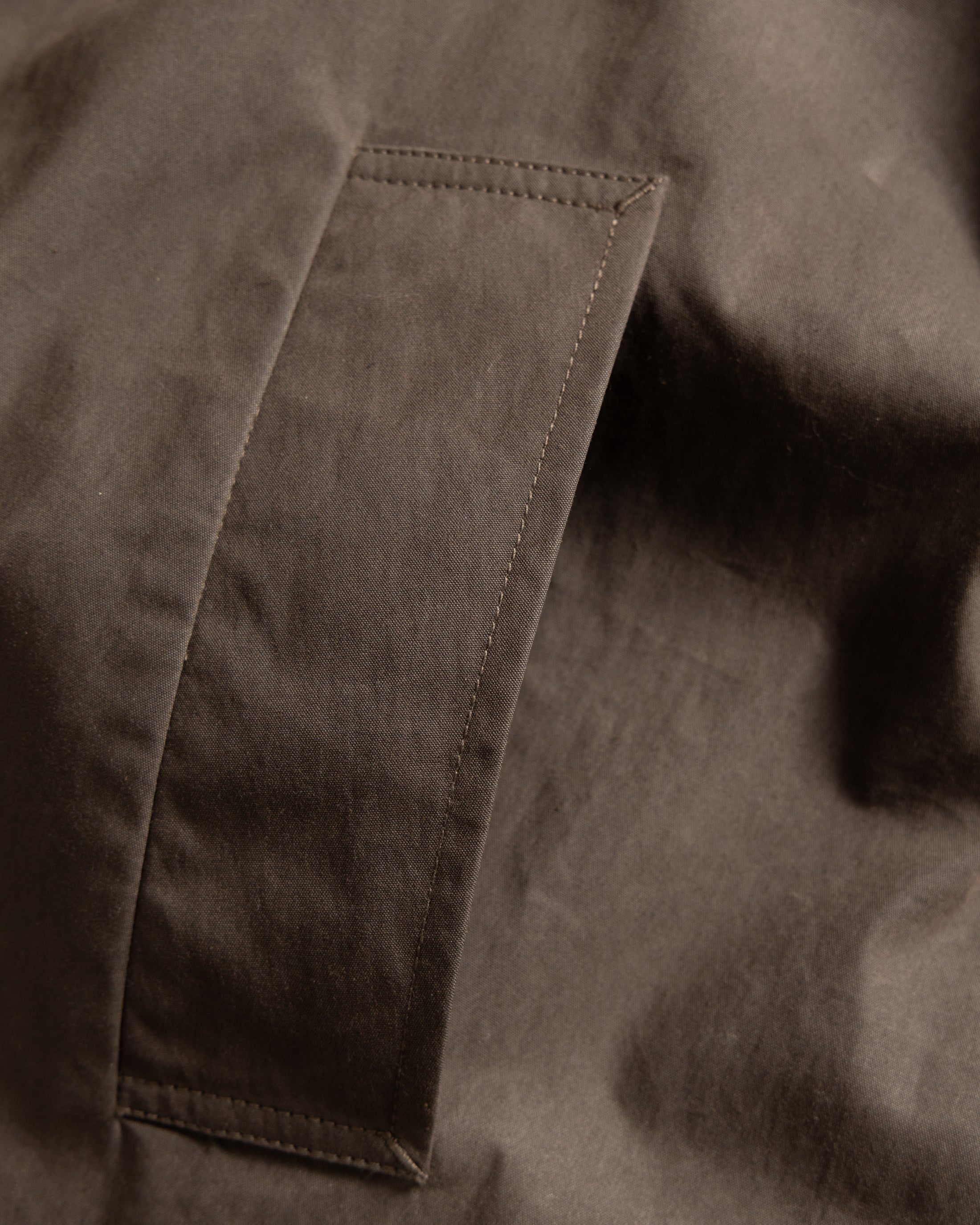 FULL RAGLAN BAL COAT - MIRKWOOD BROWN WATER-REPELLENT BEESWAX COATED COTTON / NYLON