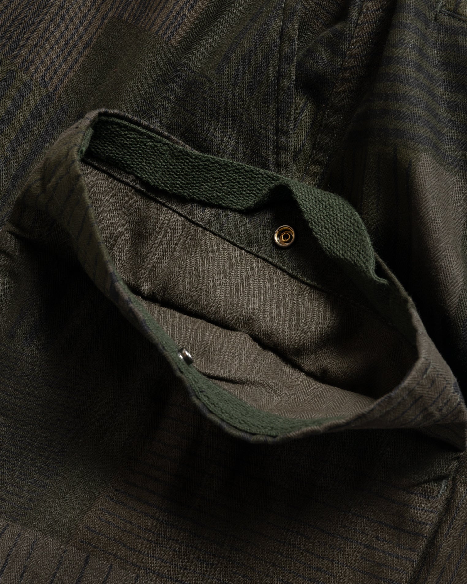 BLEECKER CARGO BALLOON PANT - OLIVE SMOKE OVERDYED "STRIPES & SQUARES" HAND SCREENED HBT COTTON