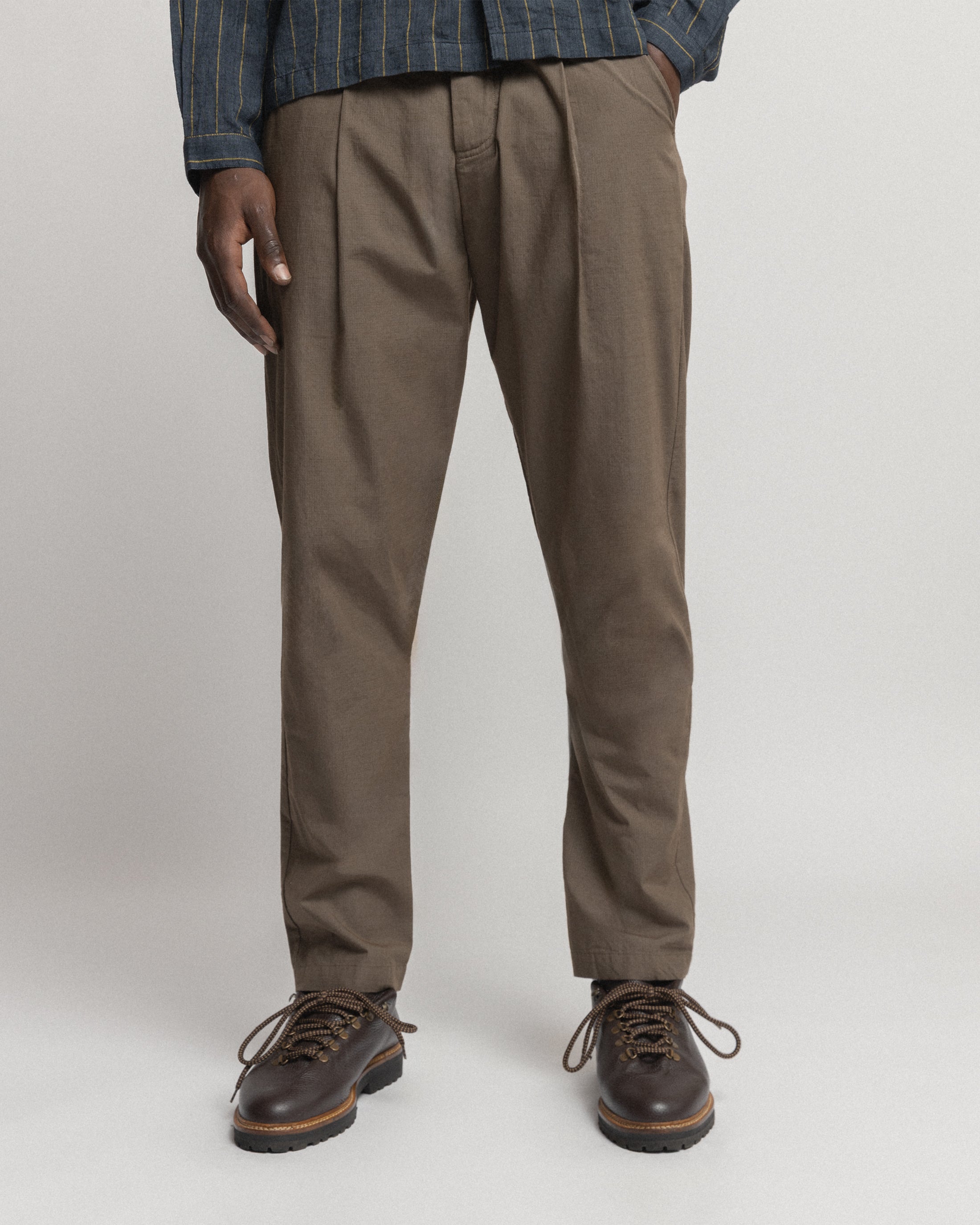 JIAN SINGLE PLEAT PANT - CHOCOLATE COTTON MICRO RIPSTOP