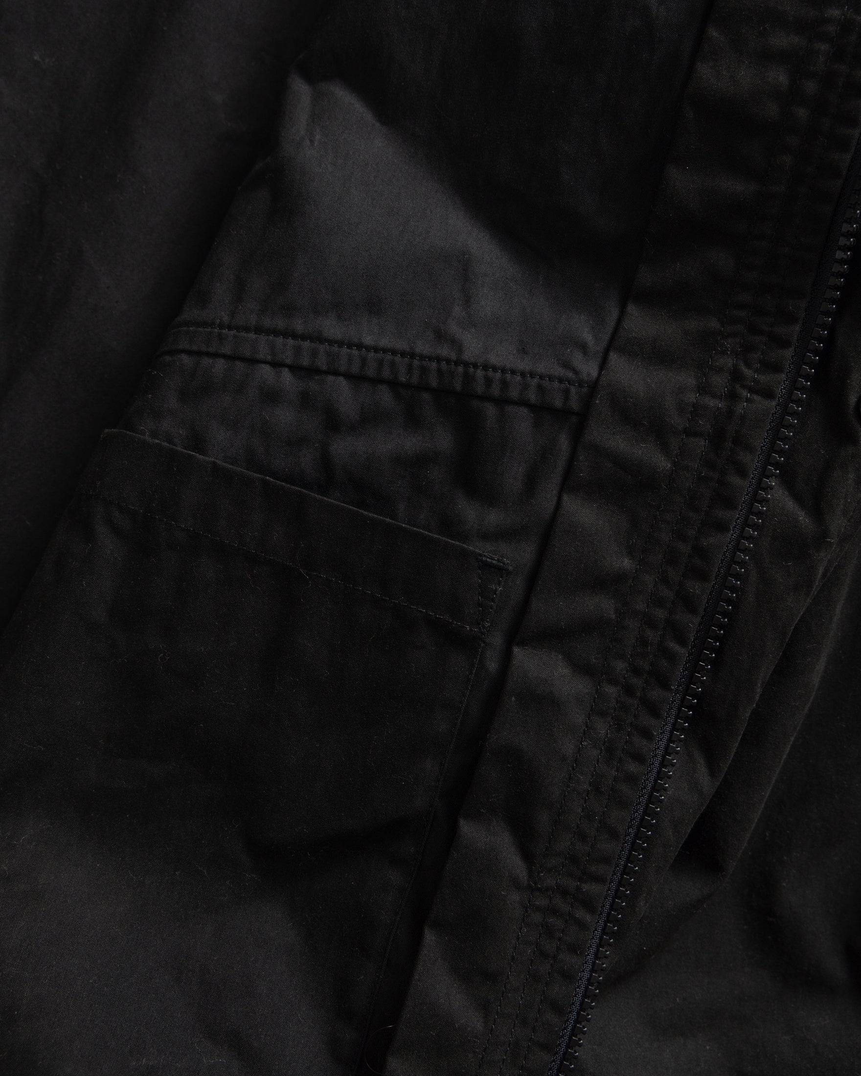 LAINES HOODED SHELL - BLACK WATER-REPELLENT BEESWAX COATED COTTON / NYLON