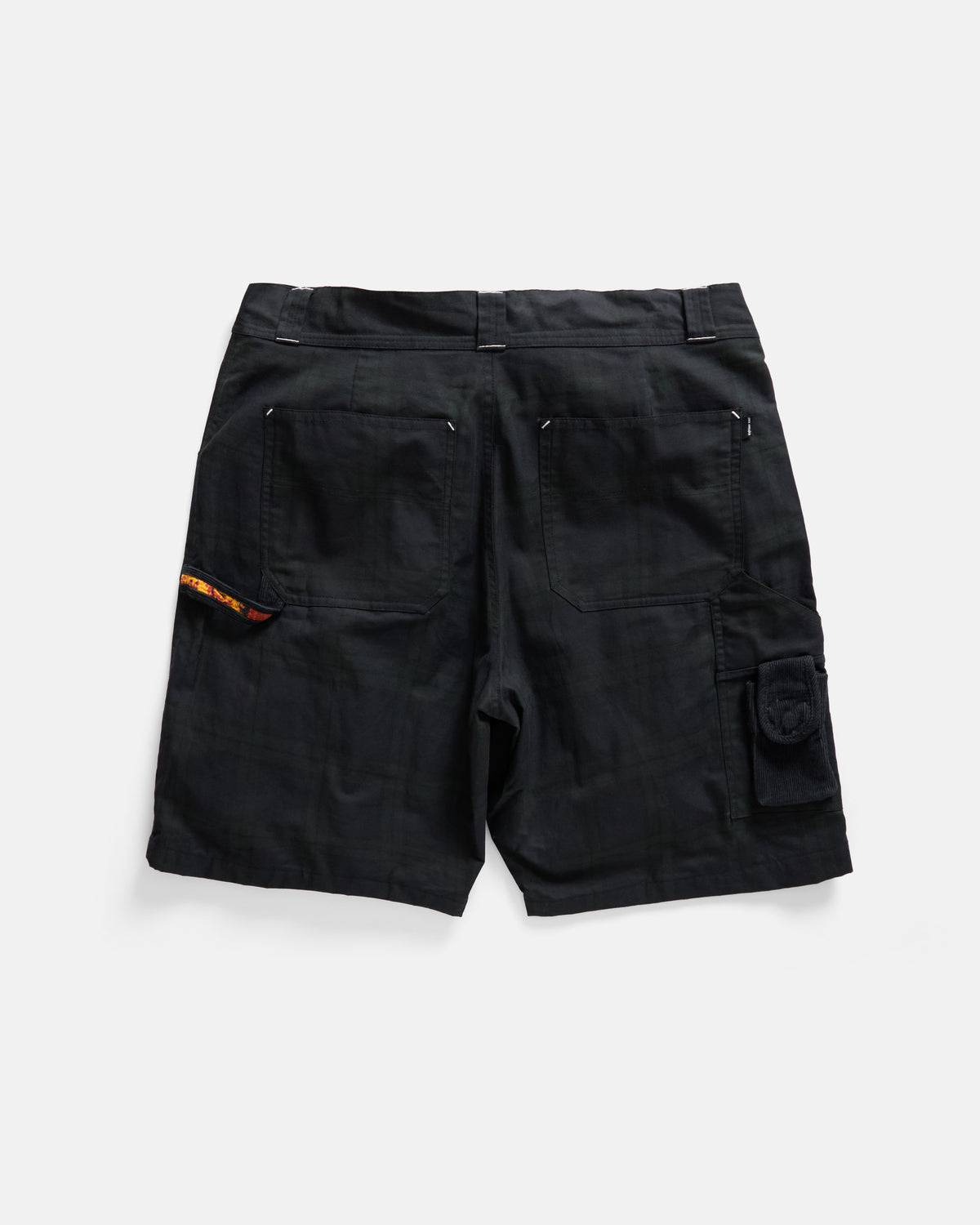 OREGON CARPENTER SHORT - BARELY BLACKWATCH BEESWAX COATED COTTON TWILL AND BLACK COTTON CORDUROY
