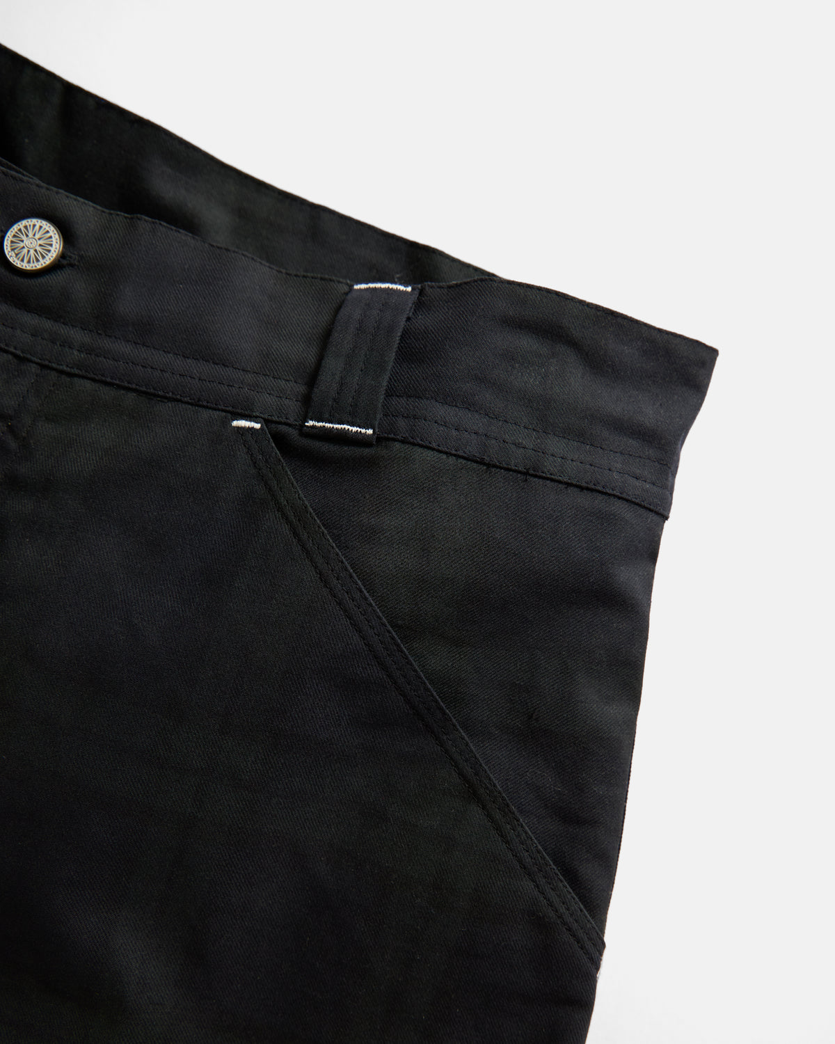 OREGON CARPENTER SHORT - BARELY BLACKWATCH BEESWAX COATED COTTON TWILL AND BLACK COTTON CORDUROY