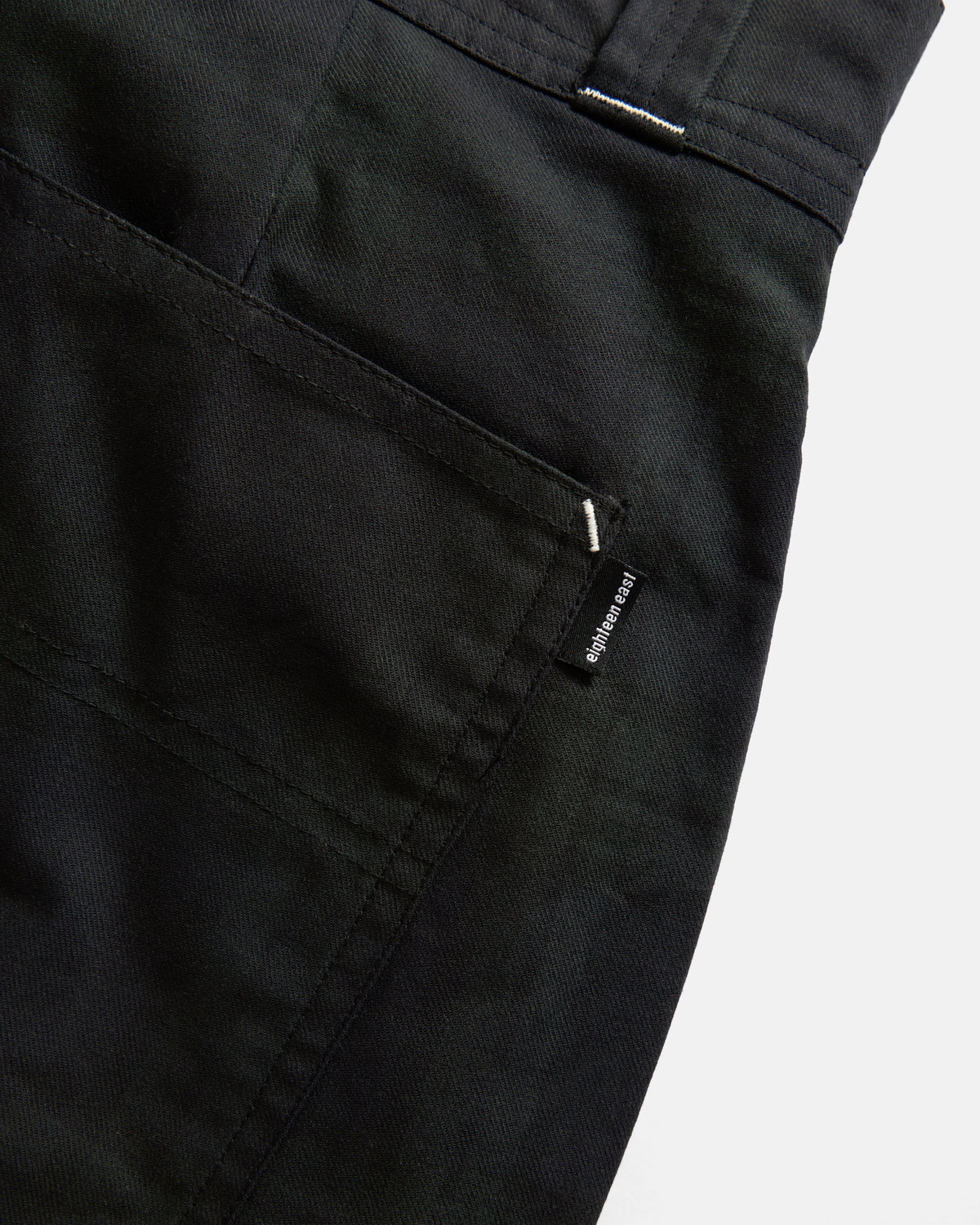 OREGON CARPENTER SHORT - BARELY BLACKWATCH BEESWAX COATED COTTON TWILL AND BLACK COTTON CORDUROY