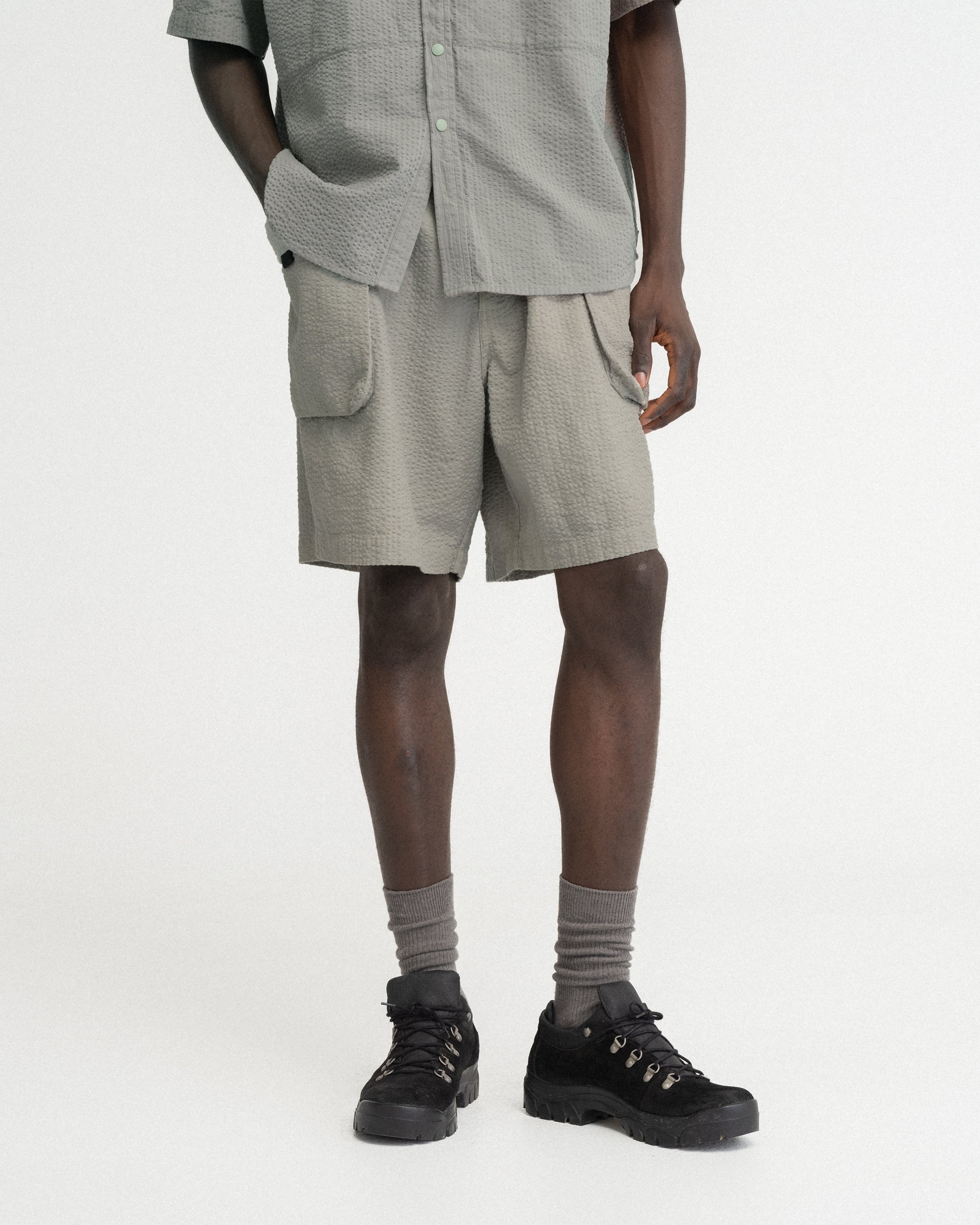 VETTI UTILITY SHORTS - TONAL LUNAR ROCK GREEN COTTON SEERSUCKER