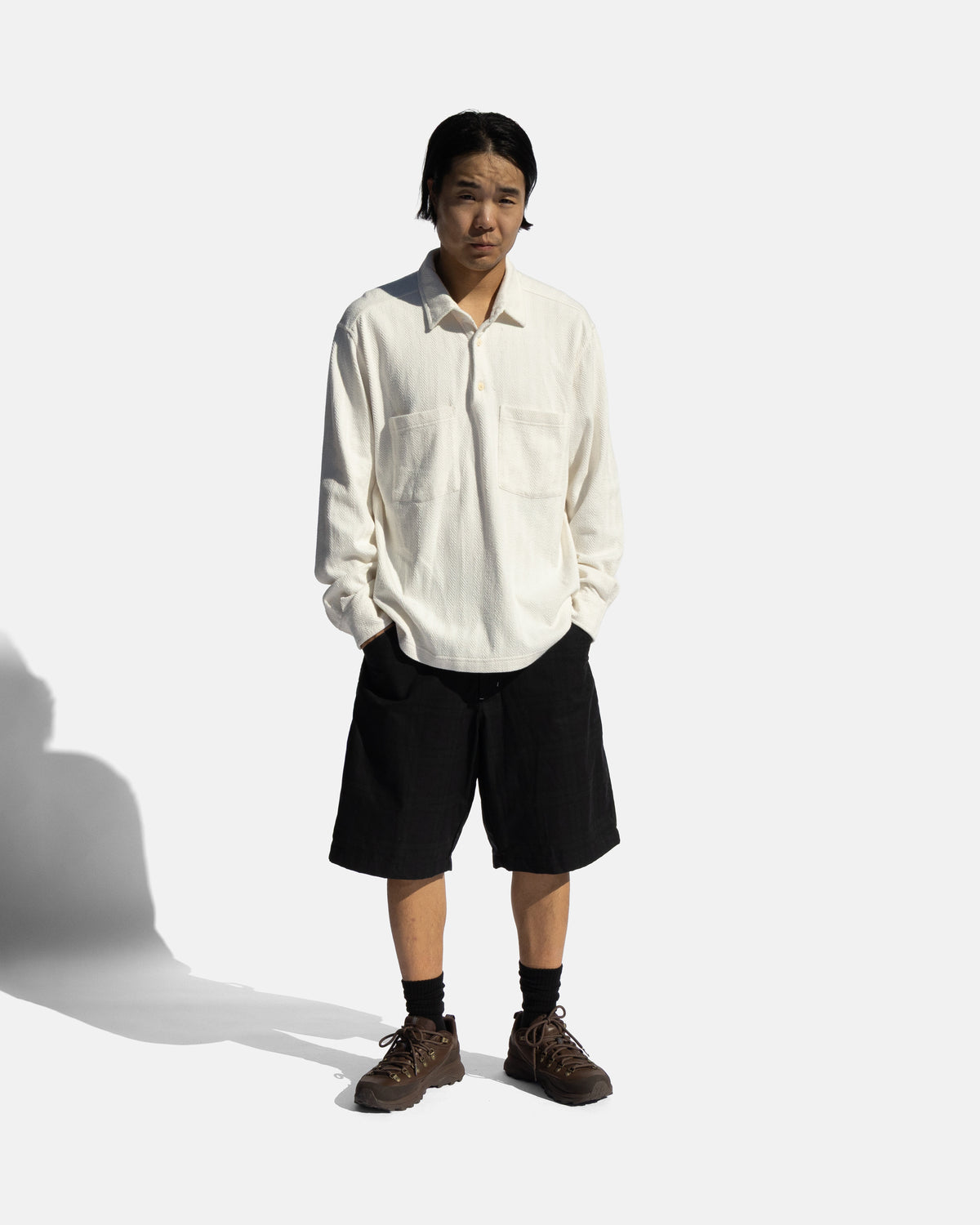 OREGON CARPENTER SHORT - BARELY BLACKWATCH BEESWAX COATED COTTON TWILL AND BLACK COTTON CORDUROY
