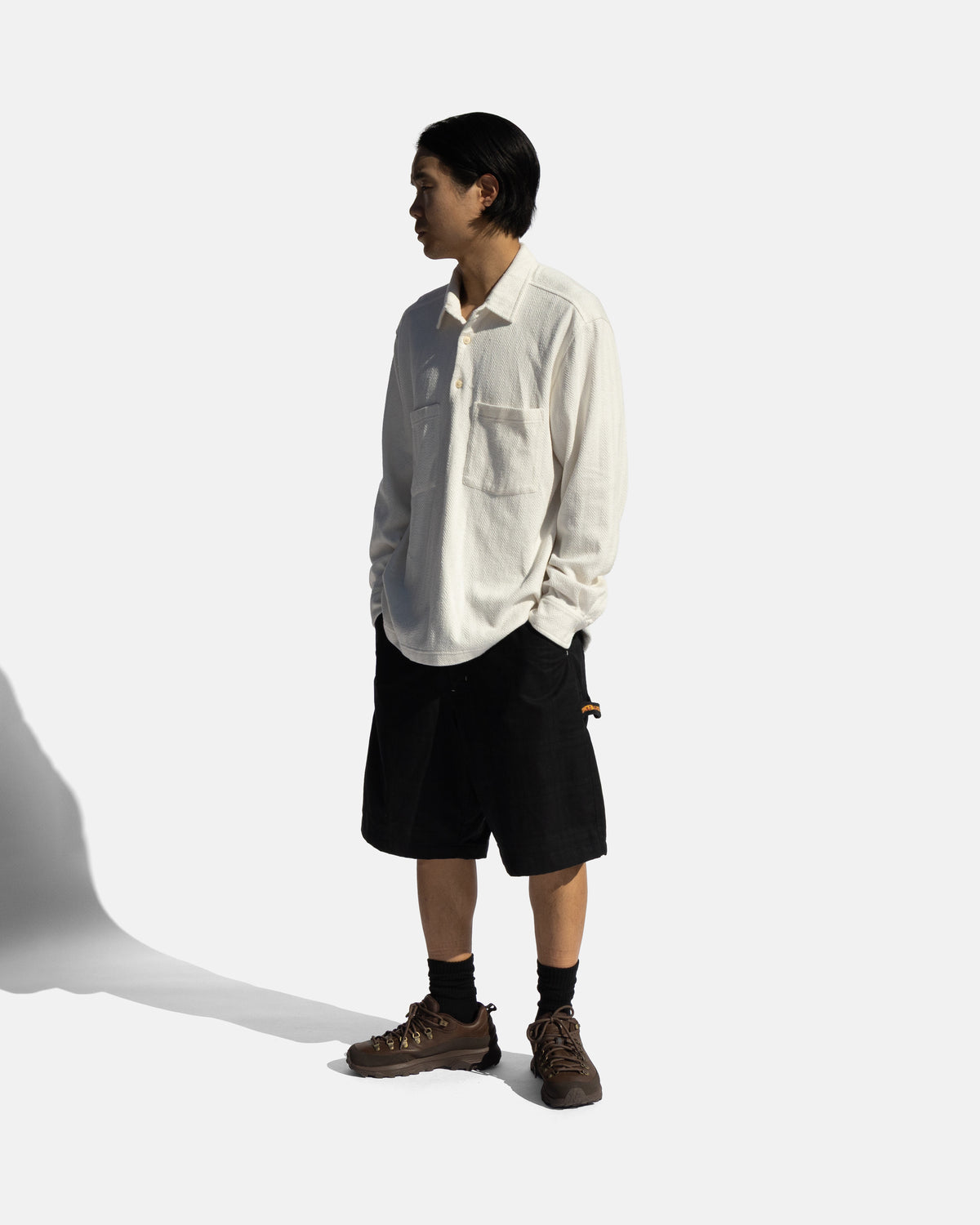 OREGON CARPENTER SHORT - BARELY BLACKWATCH BEESWAX COATED COTTON TWILL AND BLACK COTTON CORDUROY