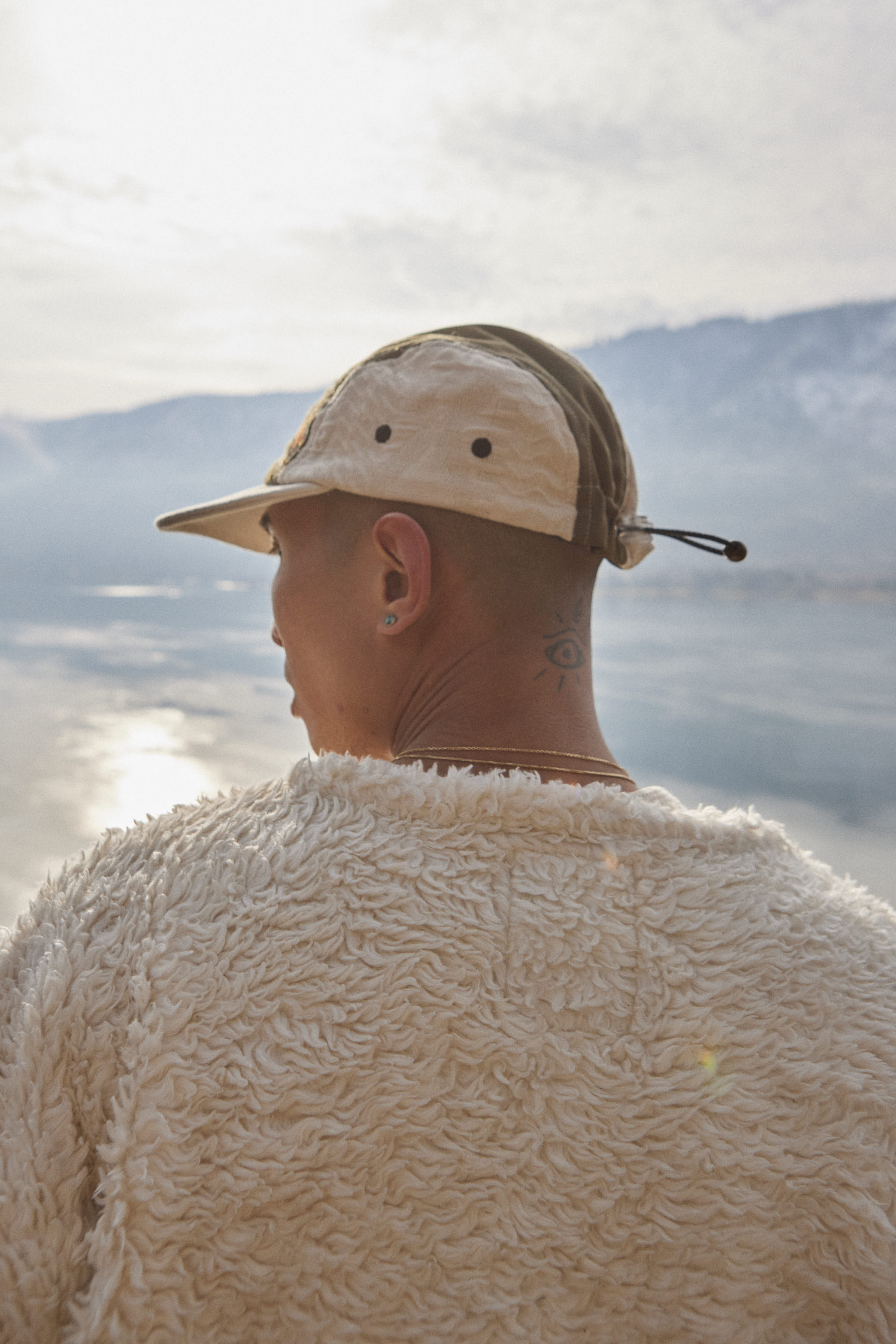 EAST_STUDIES CINCH BACK CAMP HAT  - UNDYED HANDWOVEN JACQUARD / WILLOW GREEN HAND QUILTED COTTON / SATEEN