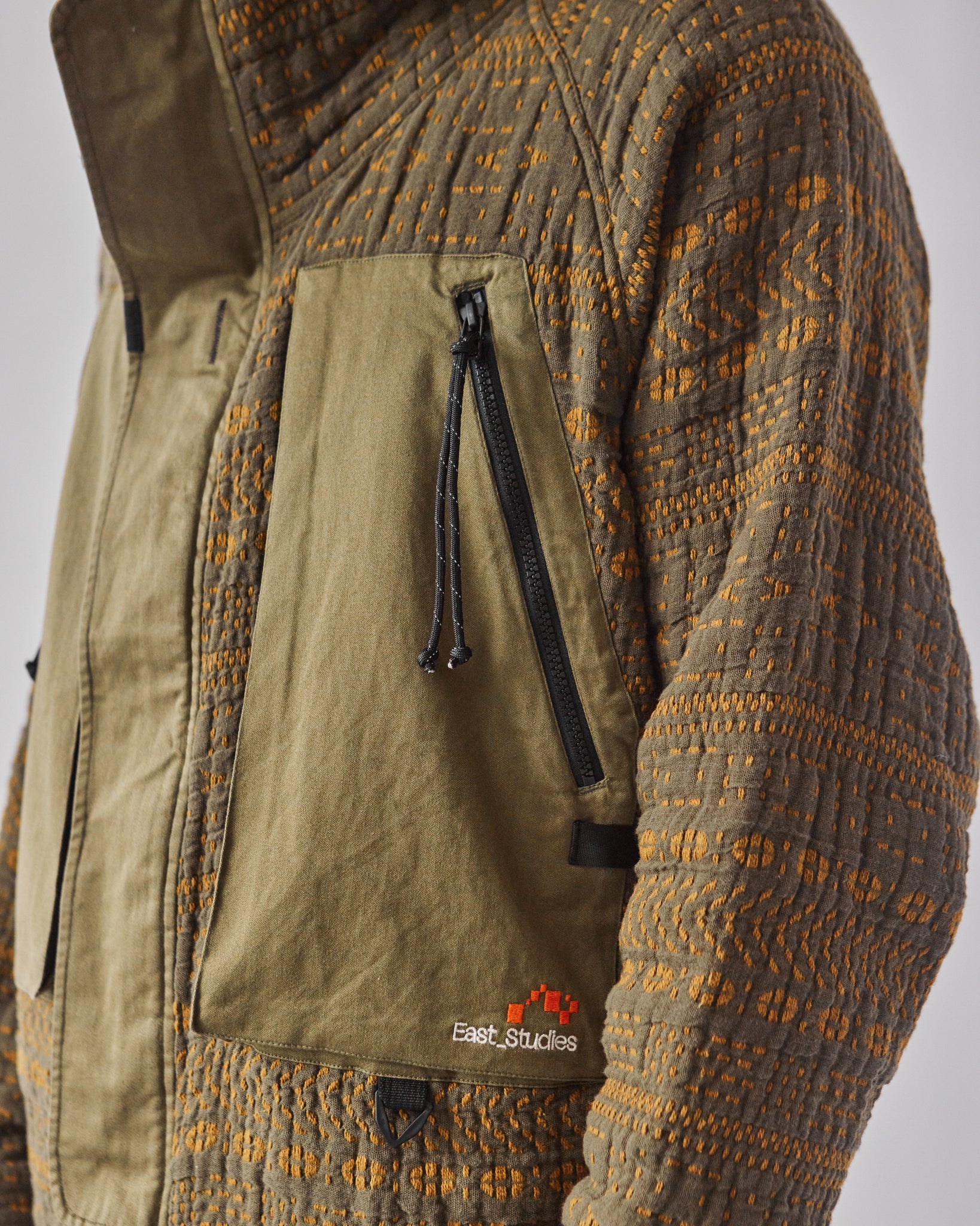 EAST_STUDIES MS - 104 FIELD JACKET - WILLOW GREEN HAND QUILTED COTTON / SATEEN
