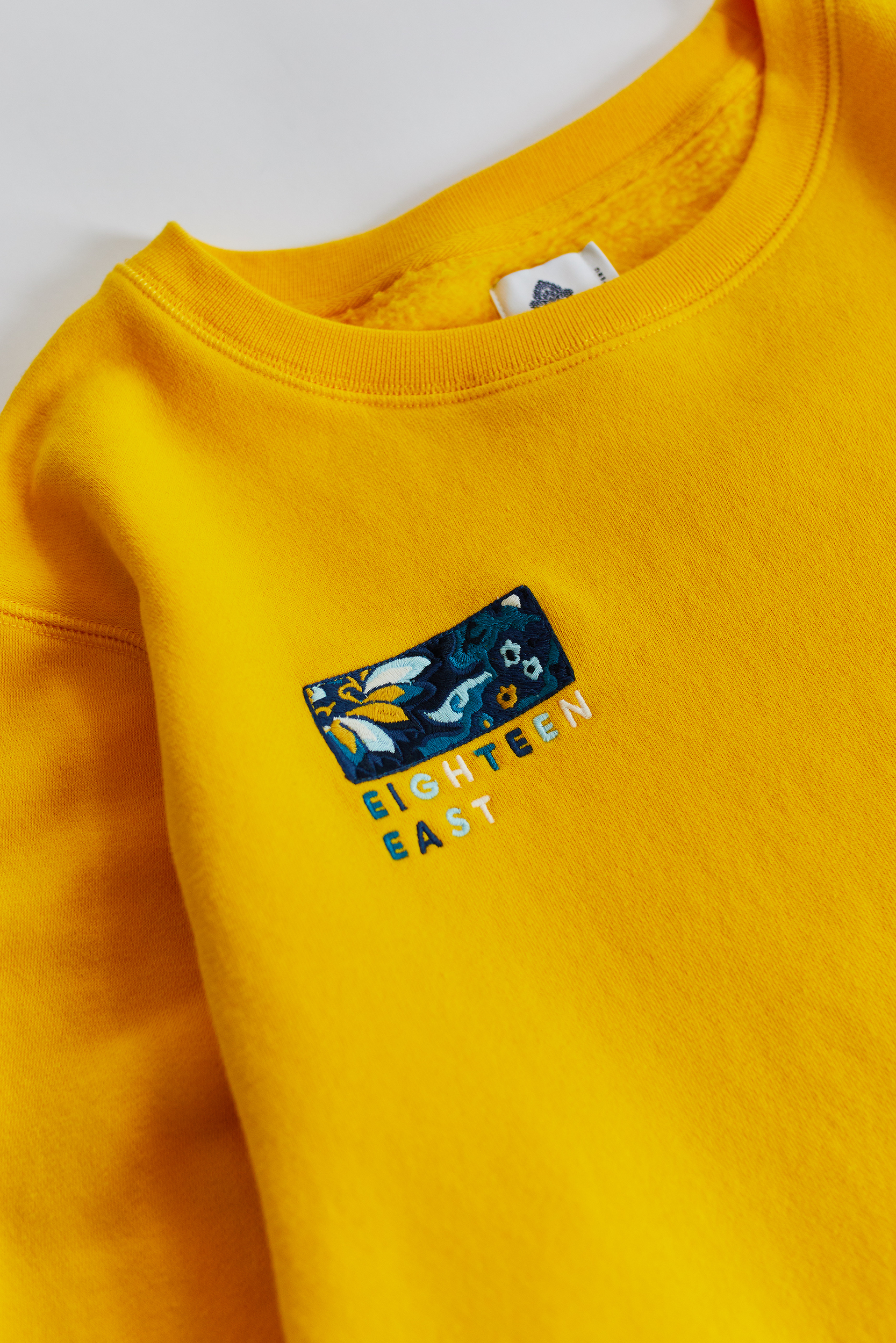 sweatshirt_yellow1.png