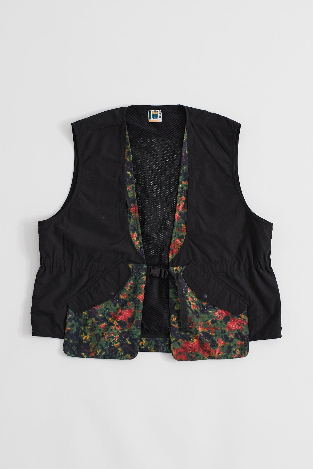 18 EAST | BODEGA REDSTONE TACTICAL VEST - BLACK NYLON TASLAN / LEAF PRINTED RIPSTOP